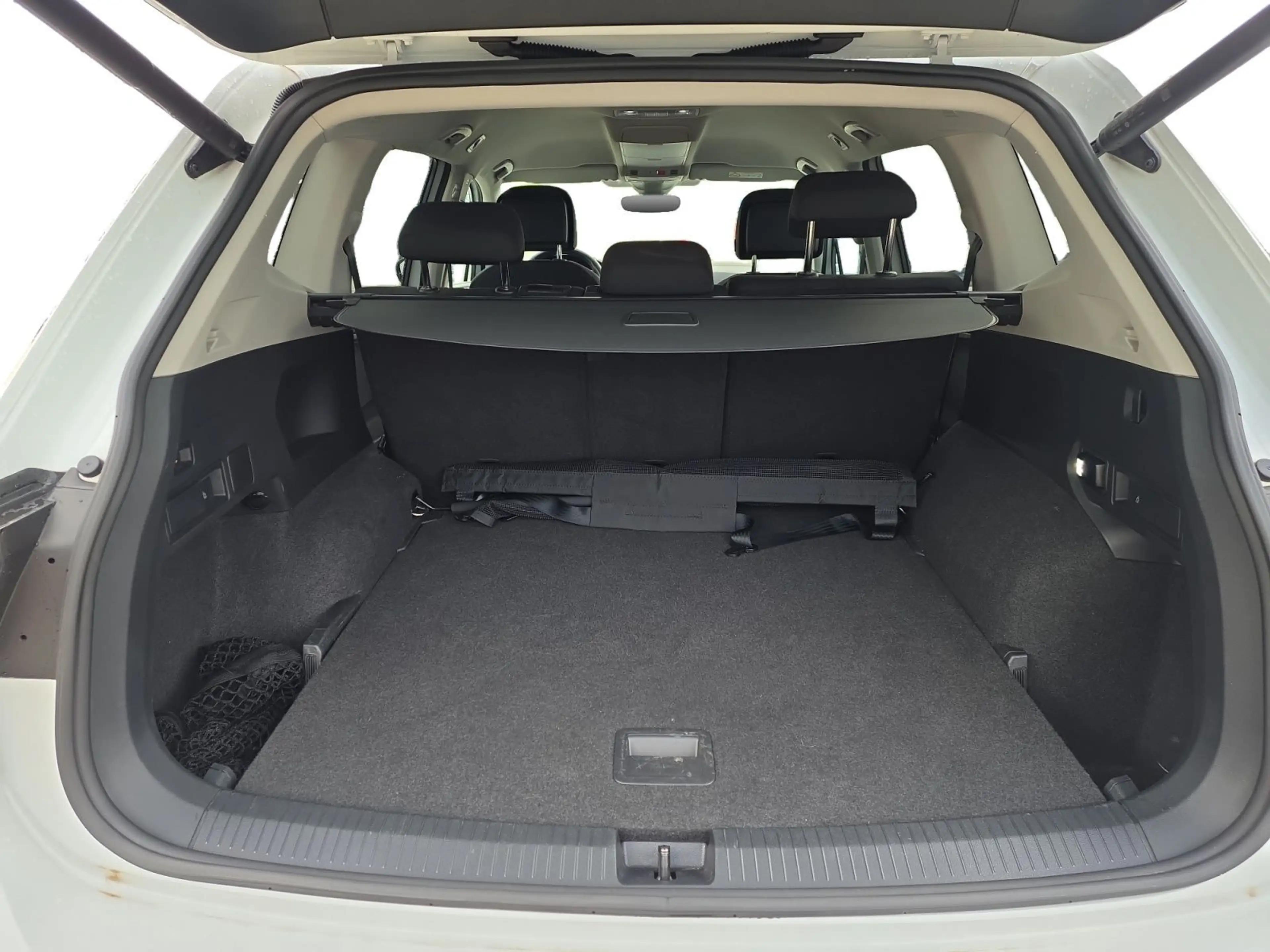 Volkswagen Tiguan Allspace Life 1.5 TSI DSG, LED/AHK/NAVI/H — photo 14