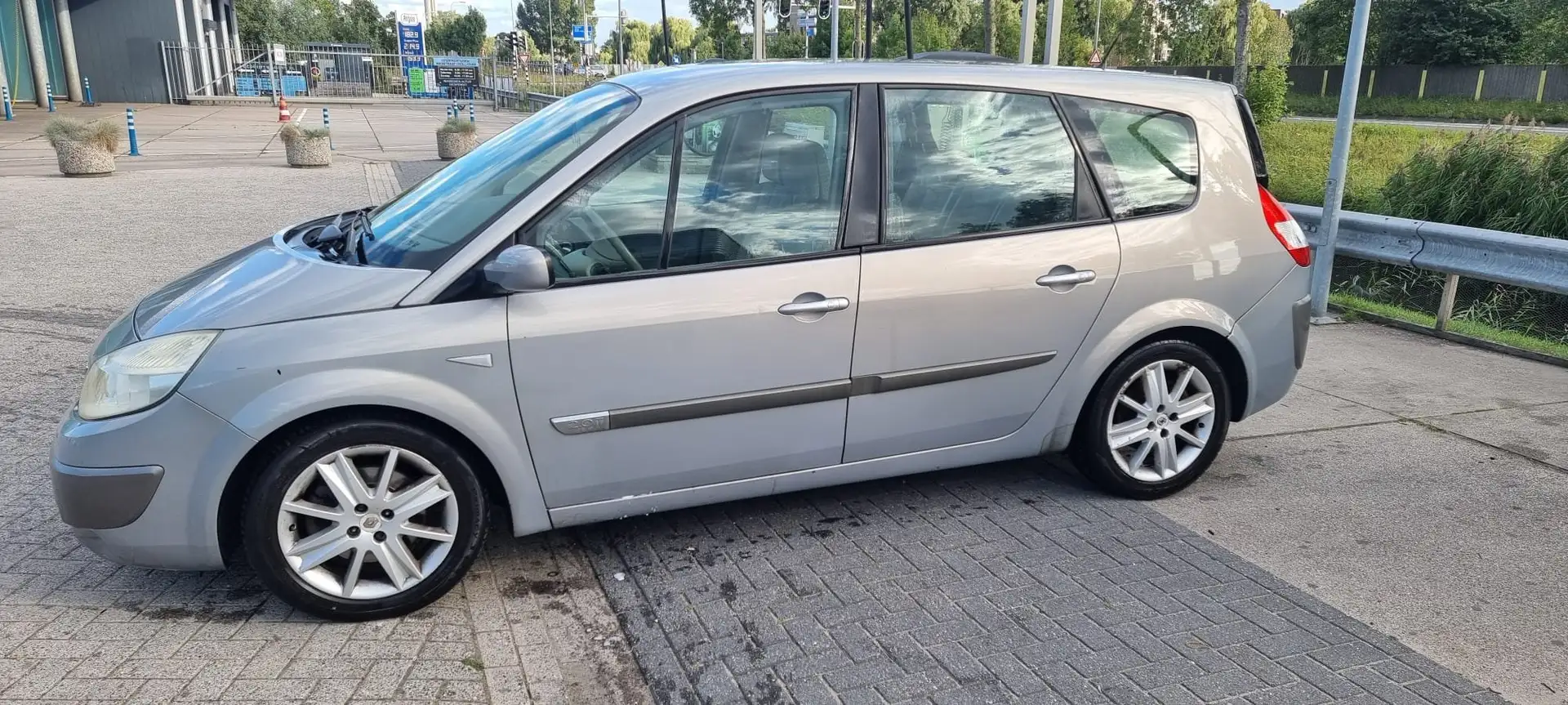 Renault Scenic Scenic 2.0-16V T Priv.Luxe Szürke - 2