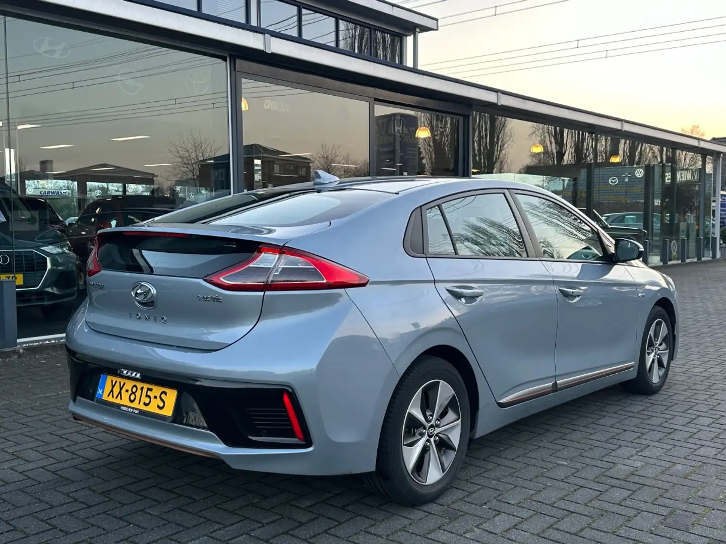 Hyundai IONIQ Comfort EV | SOH 100% | Navi | Camera Grau - 2