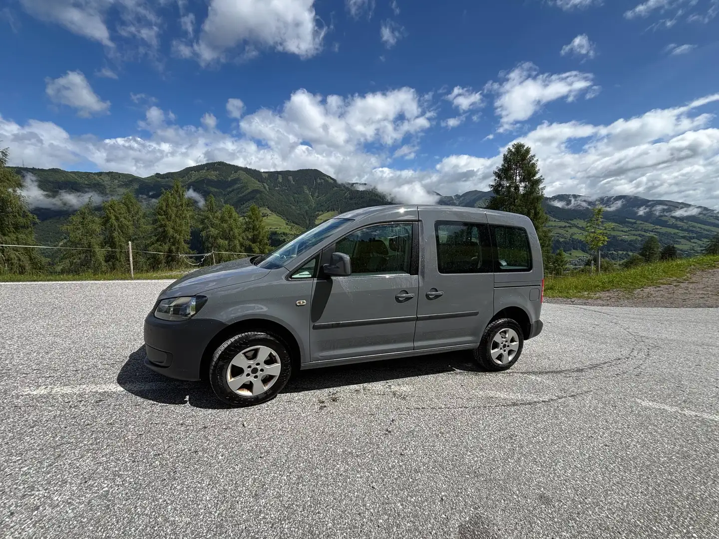 Volkswagen Caddy Grau - 2