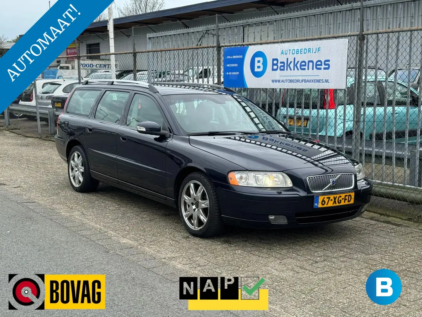 Volvo V70 2.4 D5 Edition Sport | Automaat | Airco | Cruise Blauw - 1