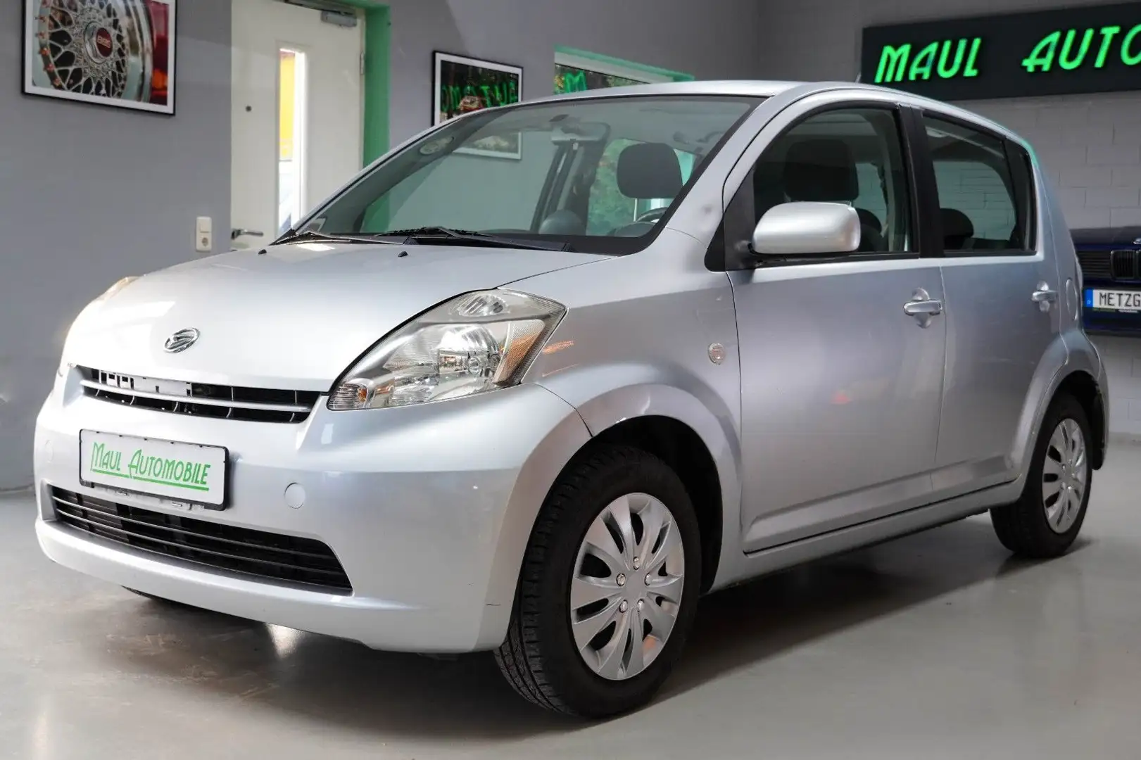Daihatsu Sirion Automatik,Klima,Pdc,8-Fachbereift,4WD Zilver - 1
