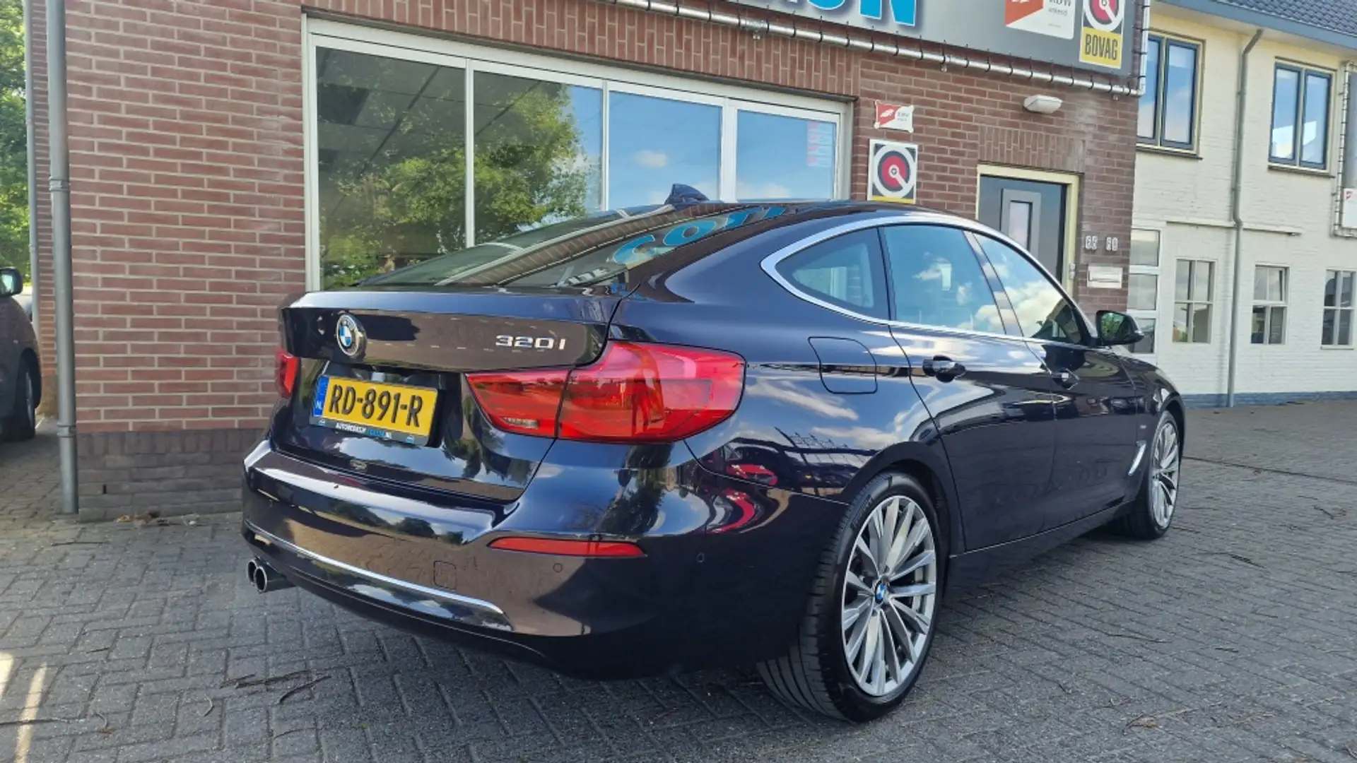BMW 320 3-serie GT 320i Corporate High Executive, Pano, NL Blauw - 2