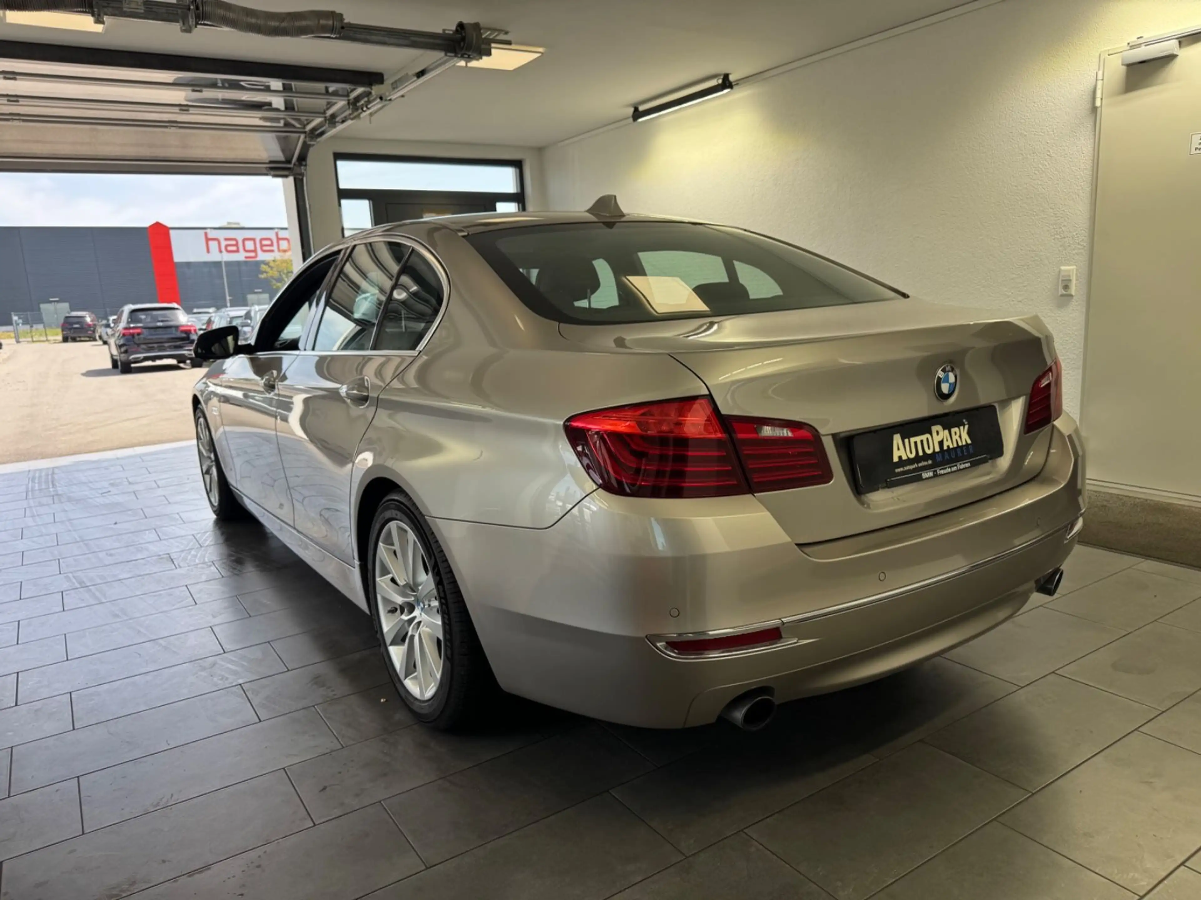 BMW 535 i xDrive Luxury Line*Nachtsicht*4xSHZ*SHD* — photo 7