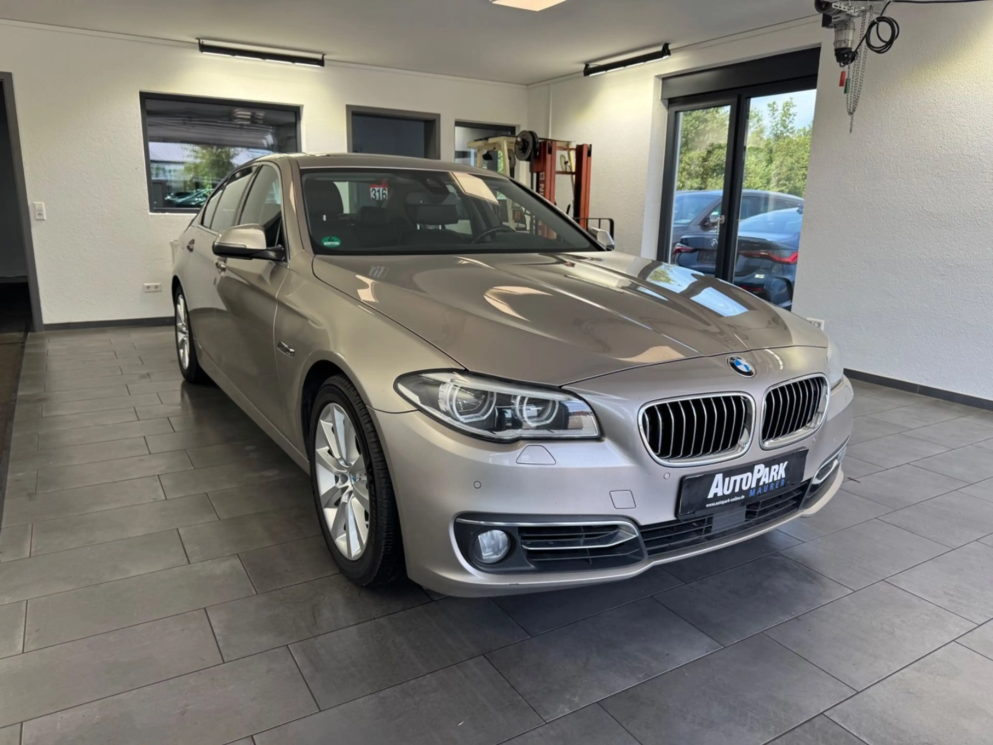 BMW 535 i xDrive Luxury Line*Nachtsicht*4xSHZ*SHD* — photo 3