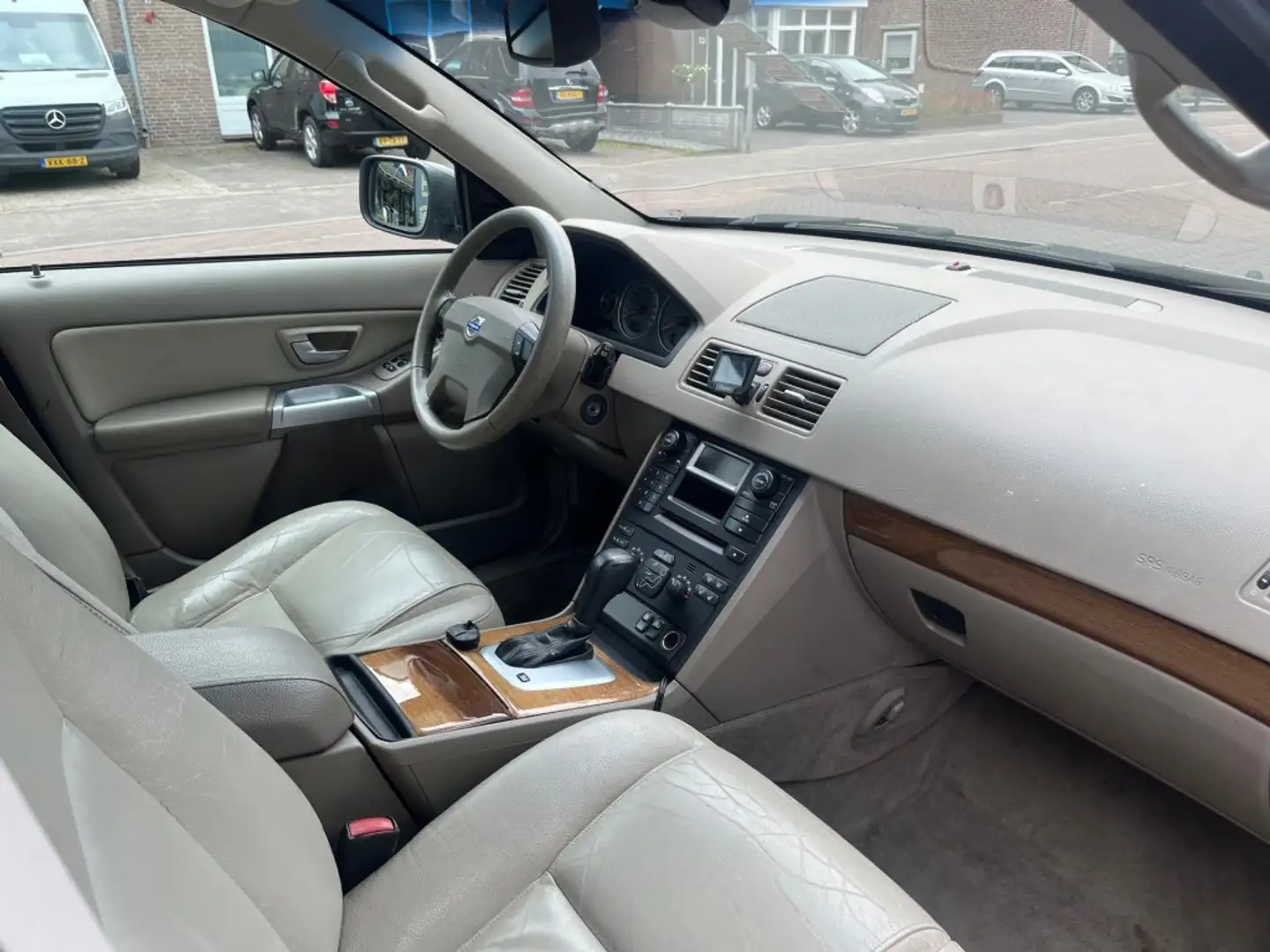 Volvo XC90 2.4 D5 EXCLUSIVE 7-PERS. AUTOMAAT / LEDER / CRUISE Gris - 2