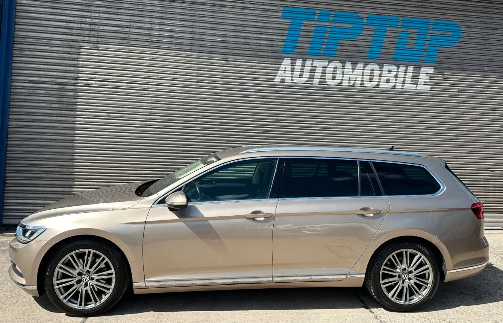 Volkswagen Passat Variant BMT*VIRTUAL*AHK*R-LINE*LED*LEDER* Gold - 2