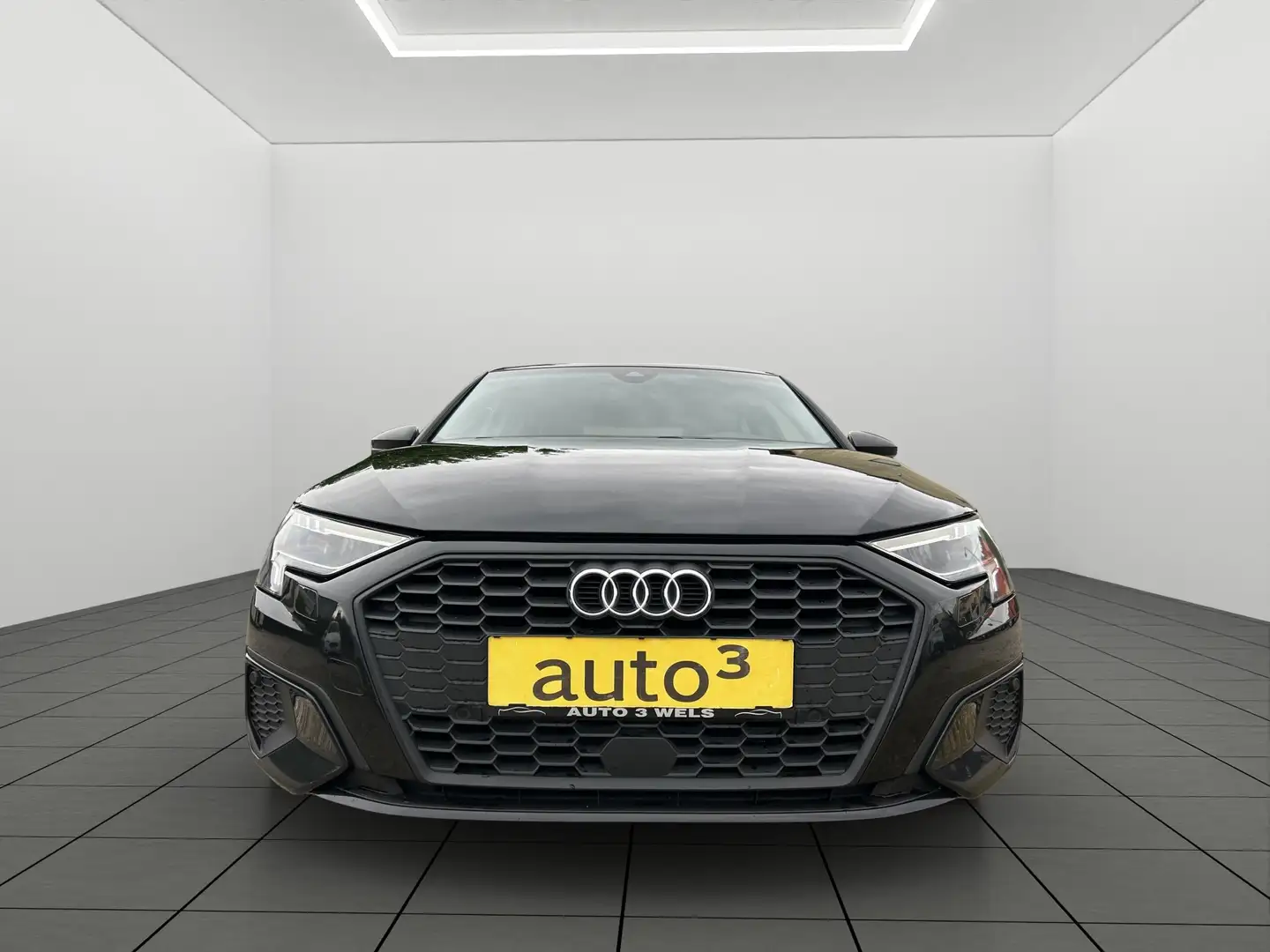 Audi A3 A3 30 TFSI S-tronic Limo Schwarz - 2
