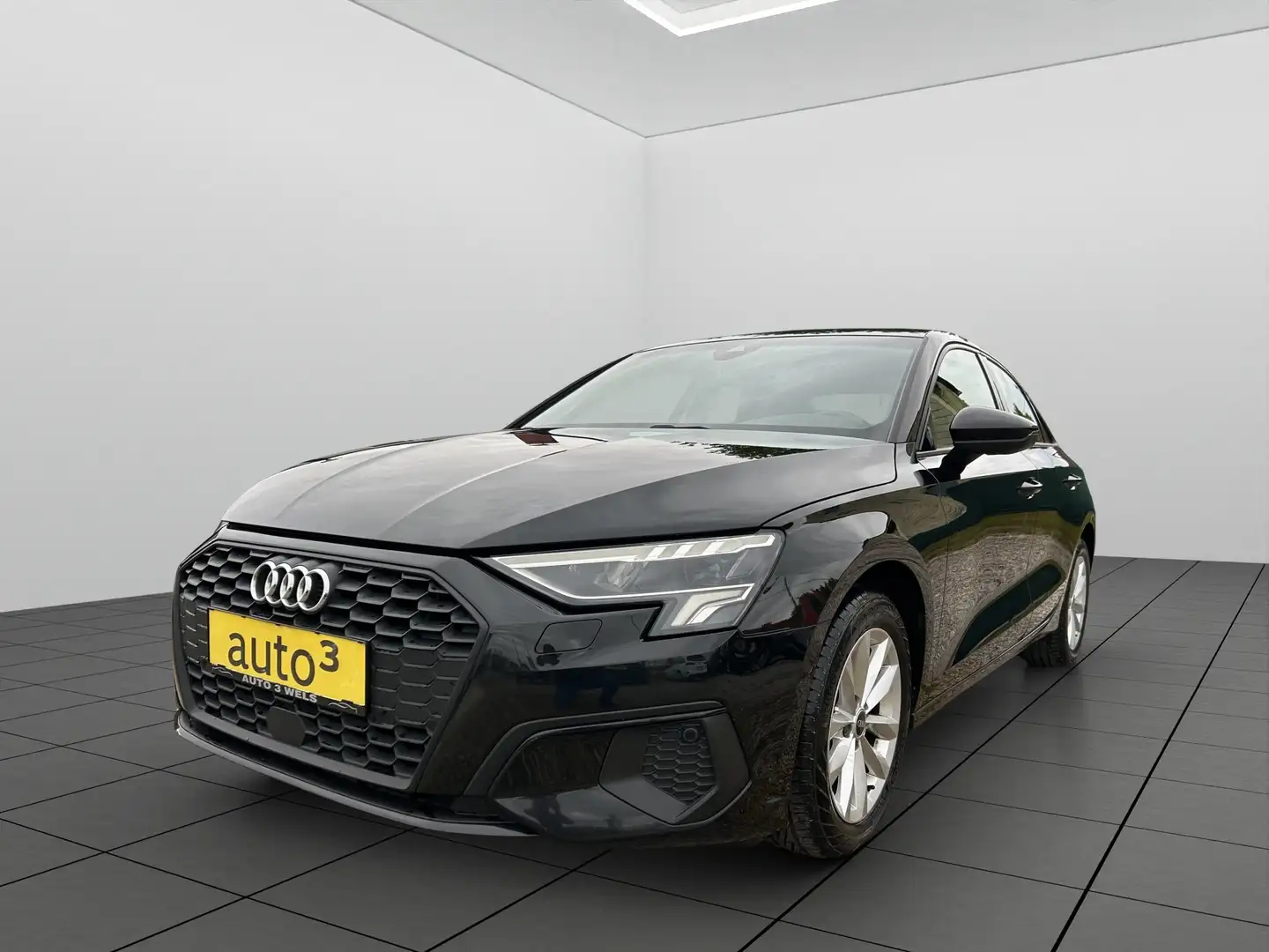 Audi A3 A3 30 TFSI S-tronic Limo Schwarz - 1