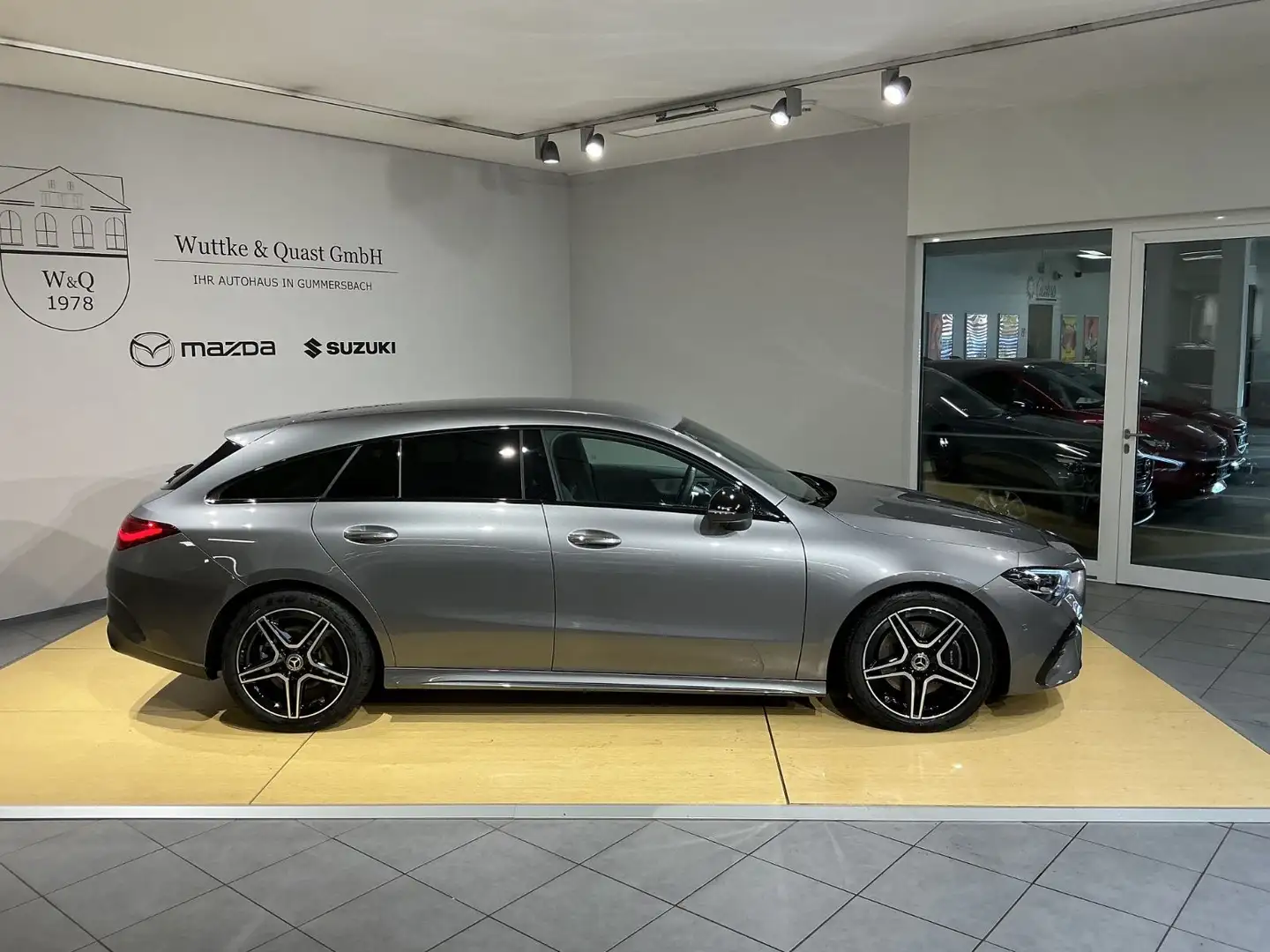 Mercedes-Benz CLA 200 *AMG*Night*Multibeam* Gris - 2