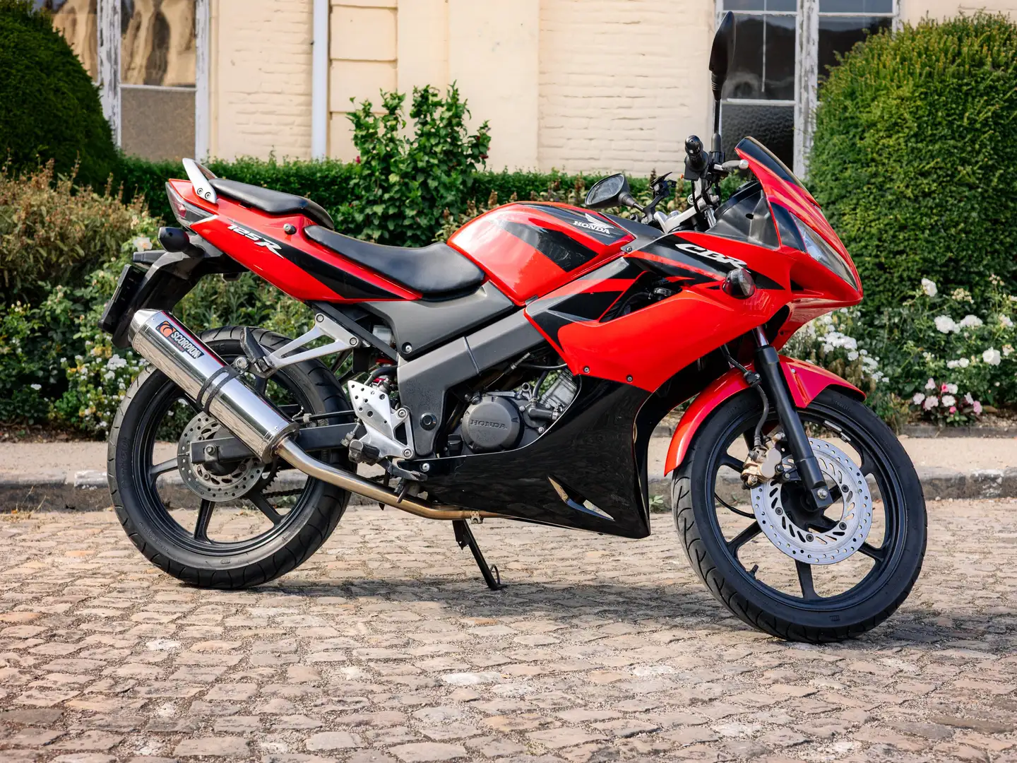 Honda CBR 125 R Rouge - 1