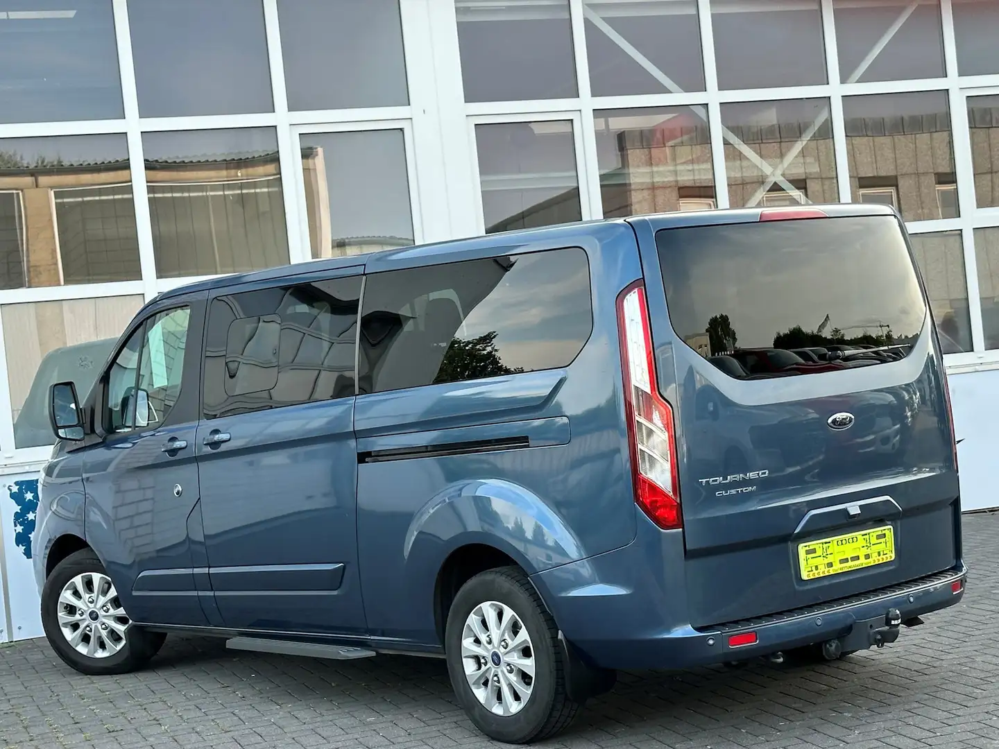 Ford Tourneo Custom 9Sitze Navi SH Klima AHK PDC Cam Azul - 2