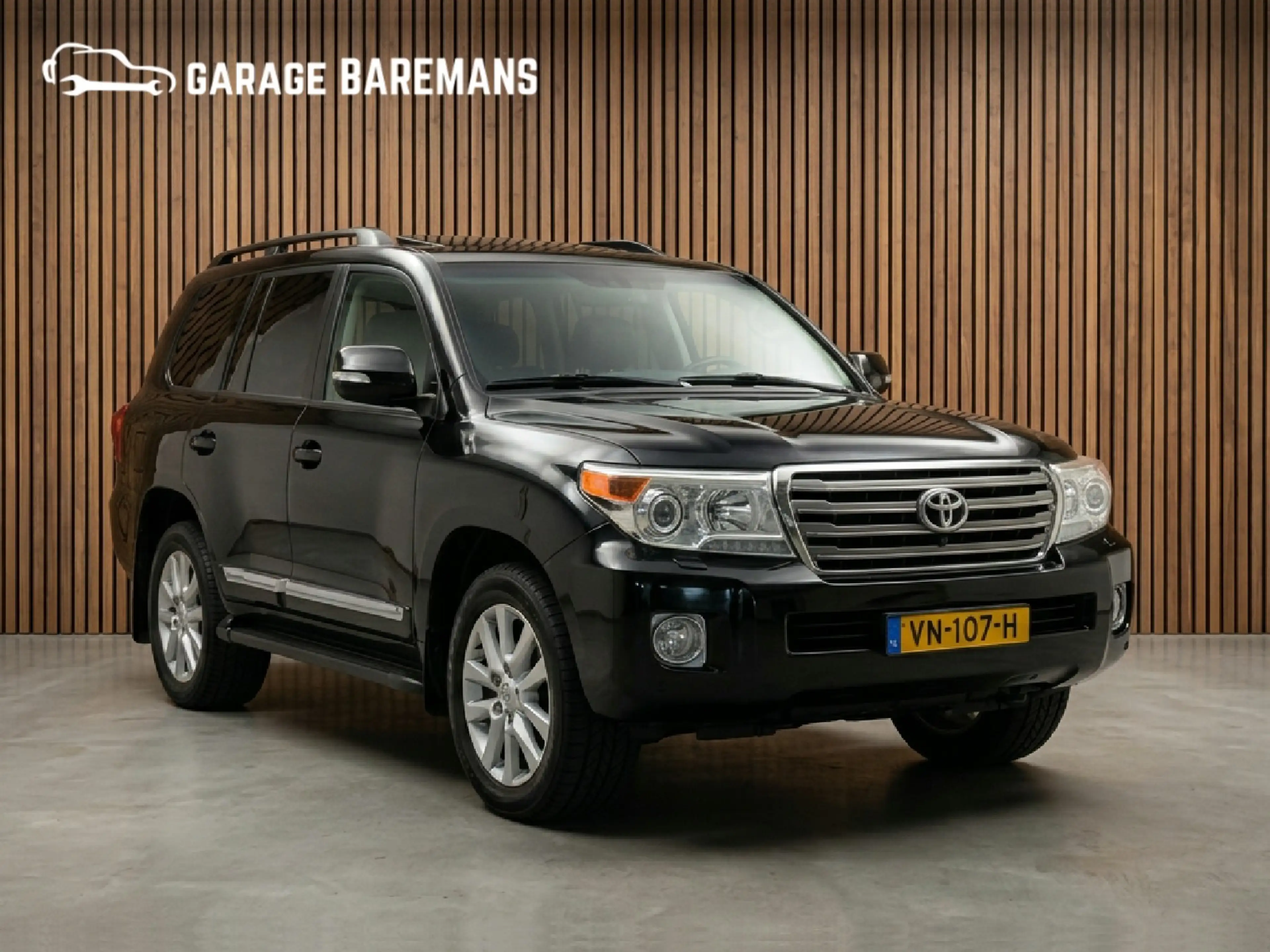 Toyota Land Cruiser 200 4.5 V8 D-4D Executive Standard Roof Window Van — photo 7