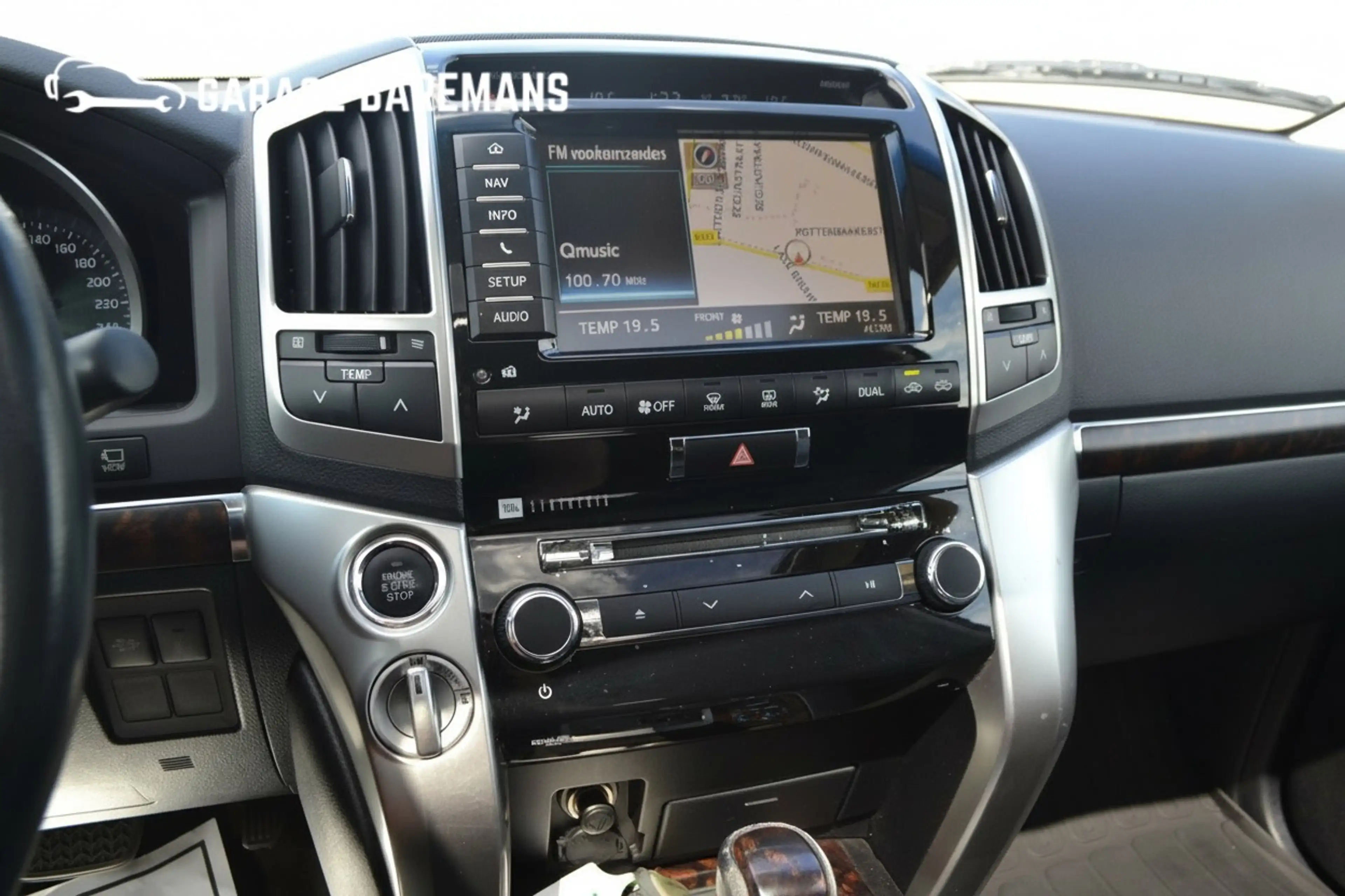 Toyota Land Cruiser 200 4.5 V8 D-4D Executive Standard Roof Window Van — photo 15