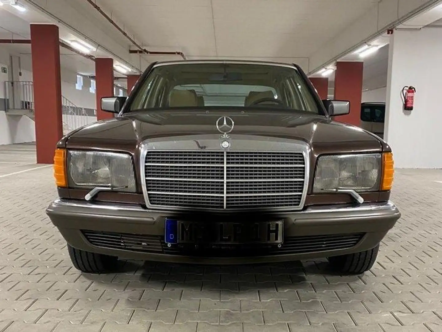 Mercedes-Benz 380 W126 Braun - 2