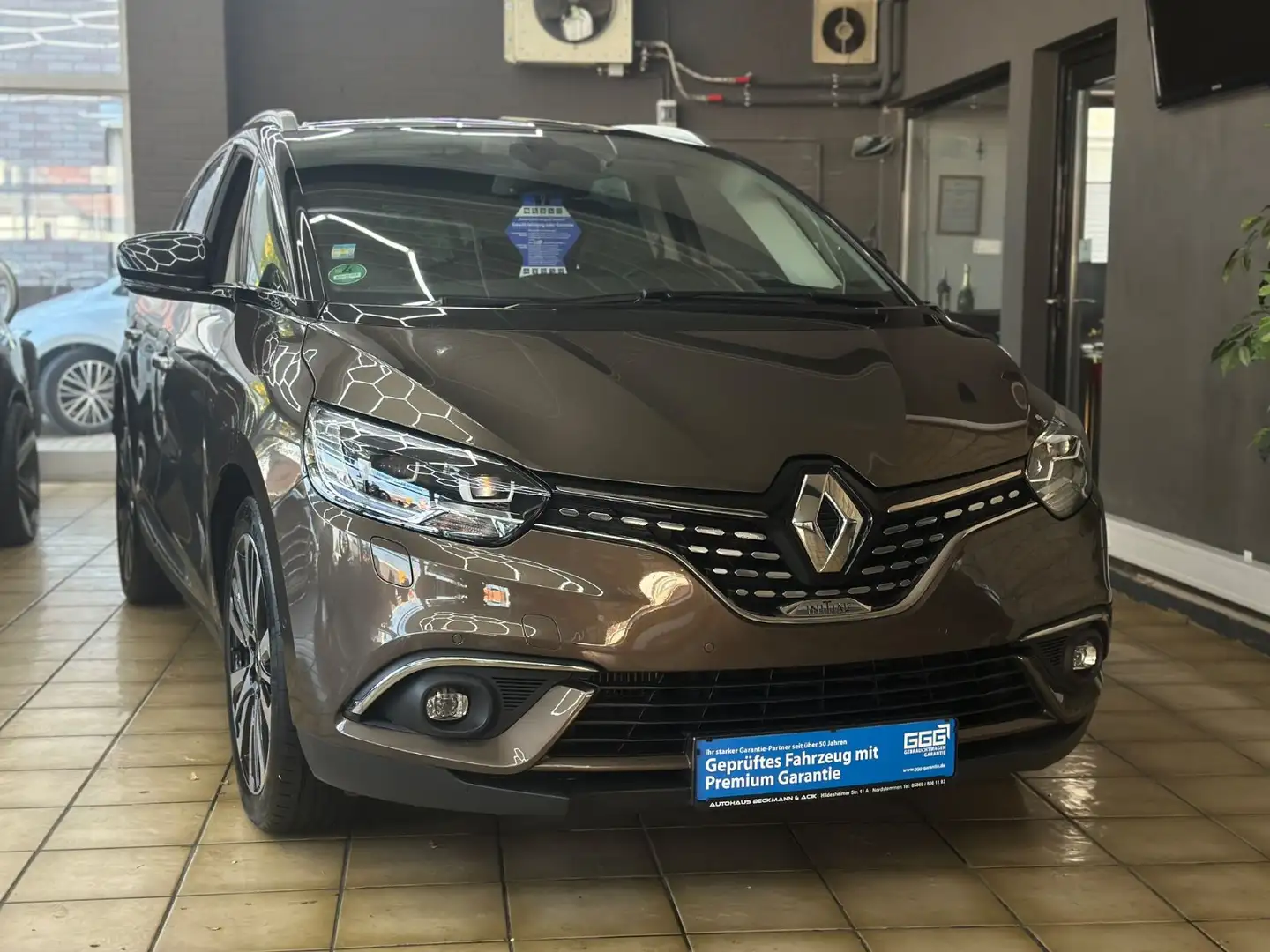 Renault Scenic IV Grand Initiale Paris*HU/AU*MEMORY*AHK* Braun - 1