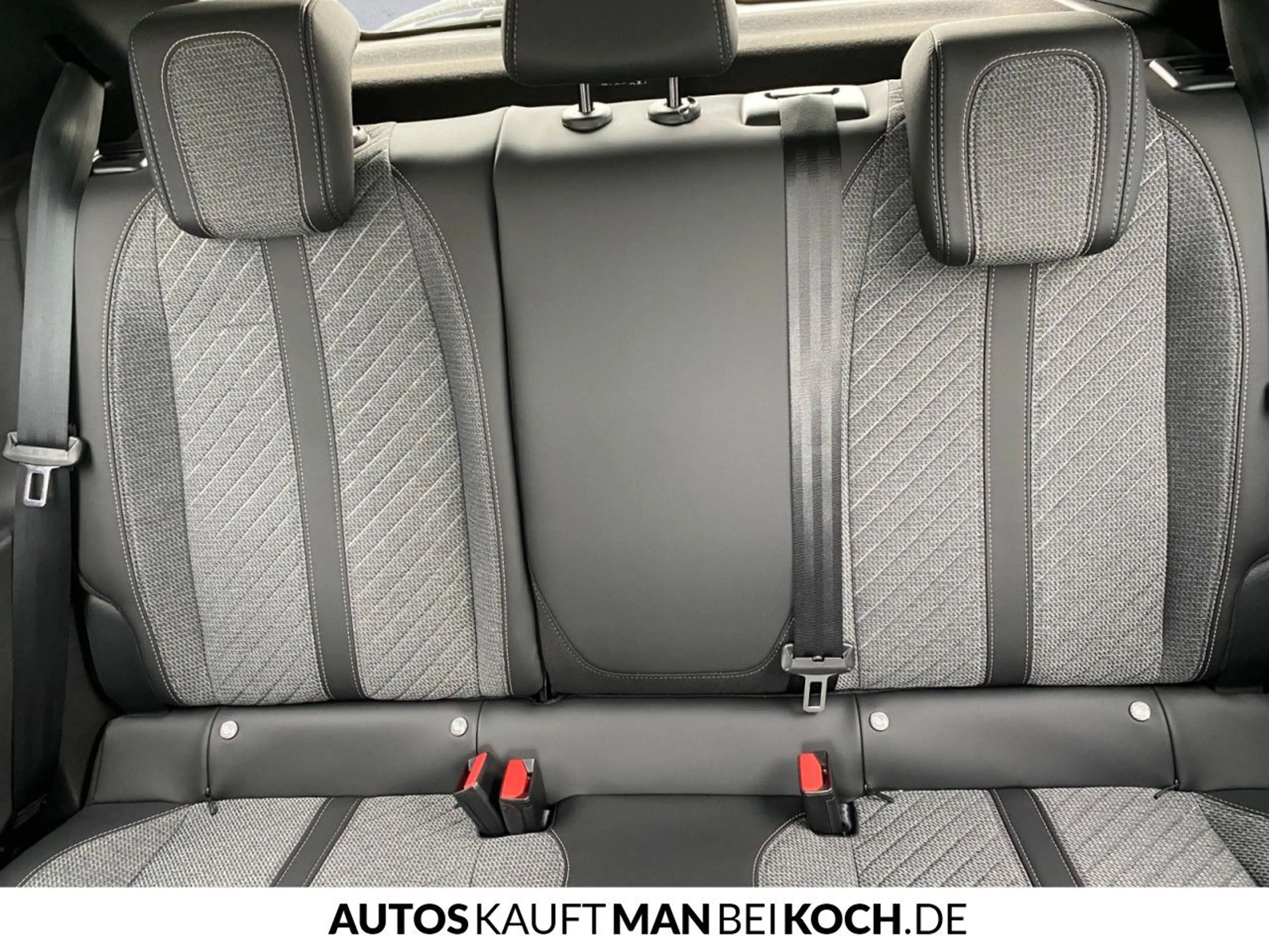 Peugeot 208 1.2 Allure 8 Jahre Garantie LED TEMP CARPLAY — photo 8