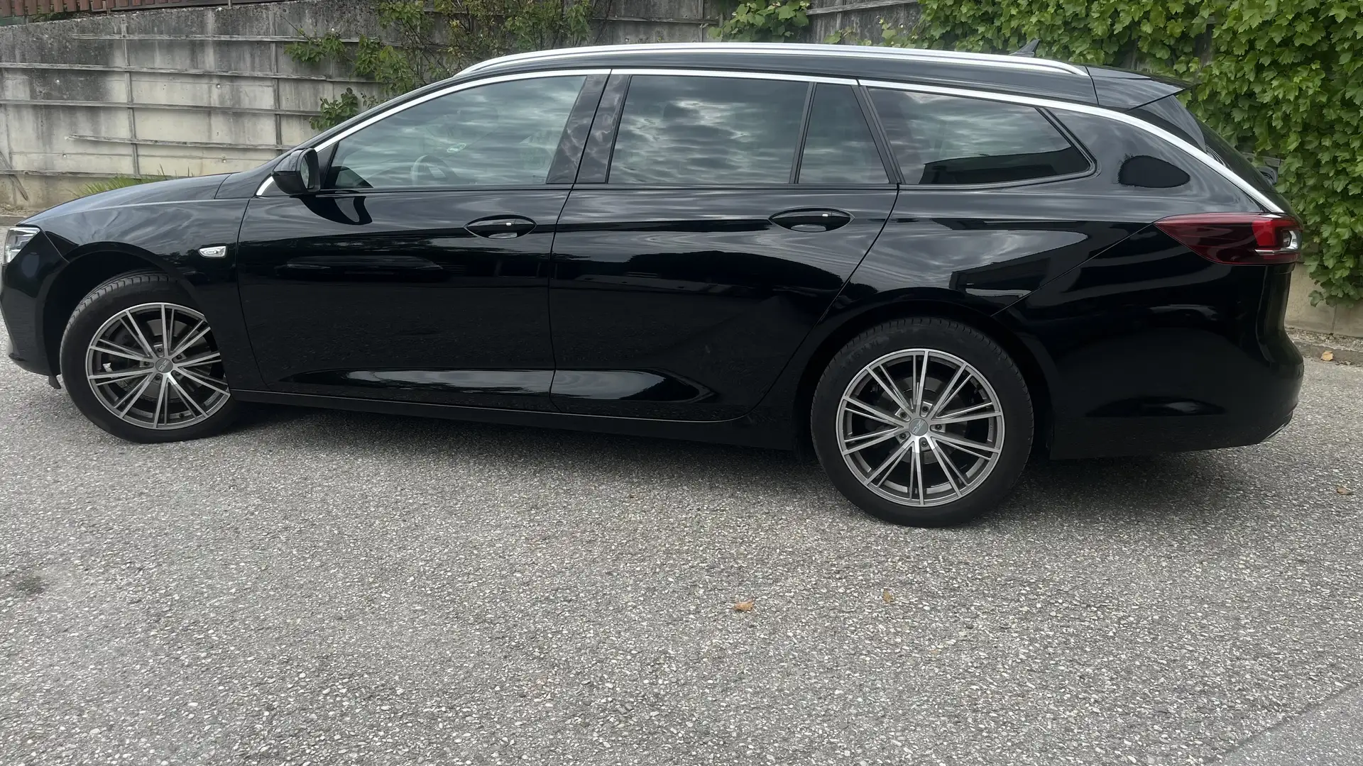 Opel Insignia Sports Tourer 2.0 Diesel Aut. Elegance - 2