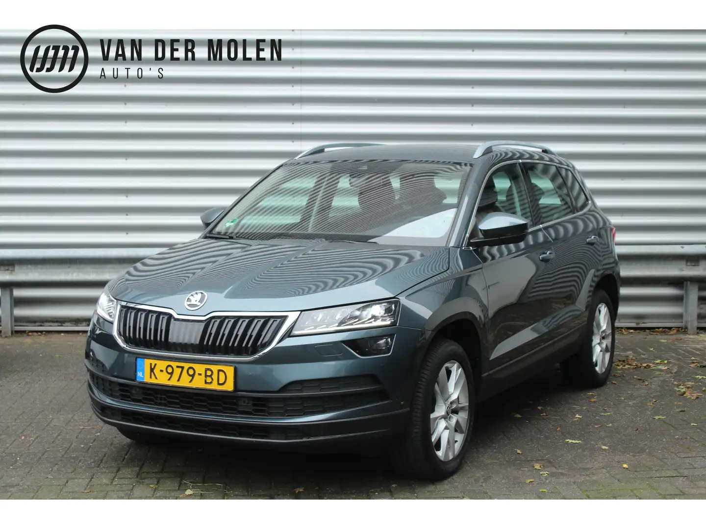 Skoda Karoq 1.5 TSI ACT 150pk Business Edition Plus NL-Auto NA Grijs - 1