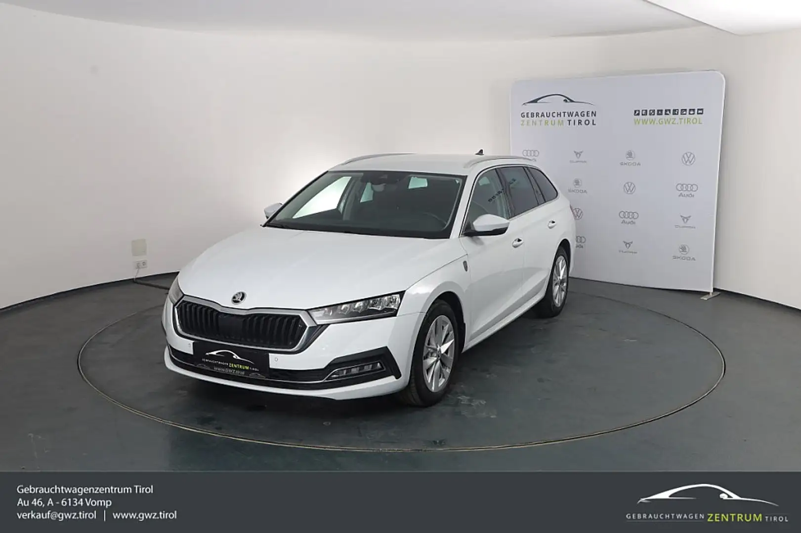 Skoda Octavia Combi 2,0 TDI Style DSG HEAD UP ACC LANE SIDE VOLL Weiß - 1