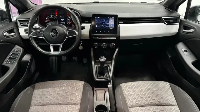 Renault Clio view 9