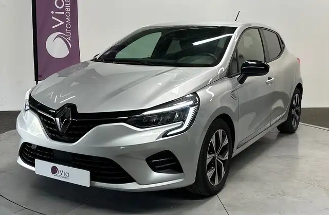 2022 Renault Clio in Grey for sale