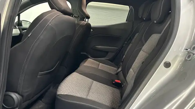 Renault Clio view 12
