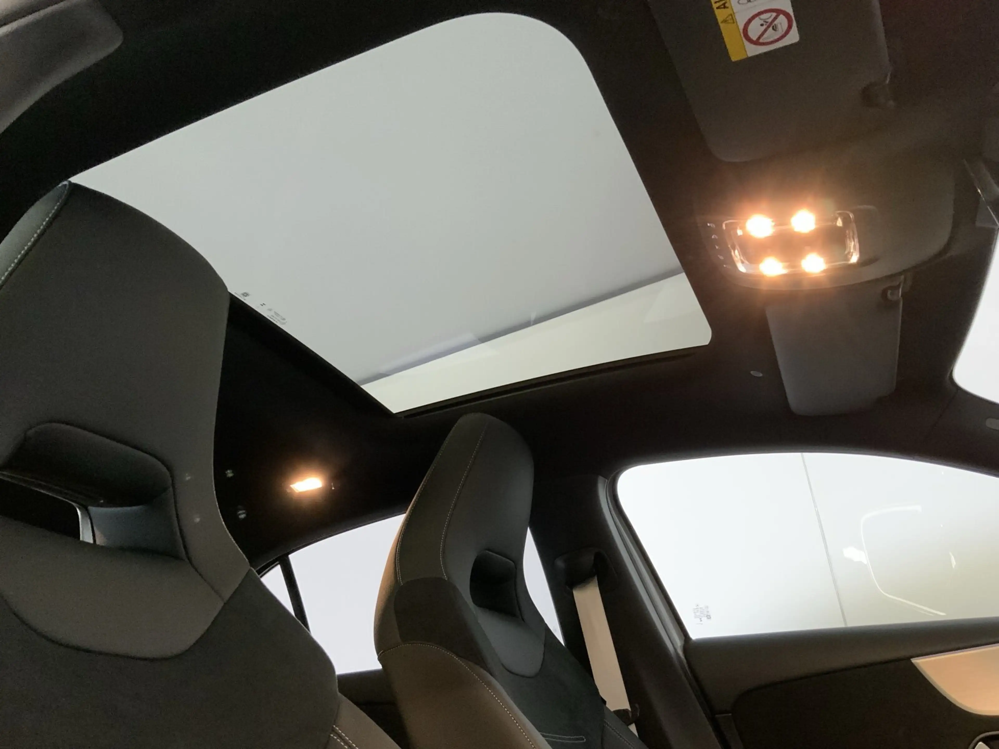 Mercedes-Benz A 200 A 200 Kompaktlim AMG Pano RüCam Distro MultiBeam — photo 15