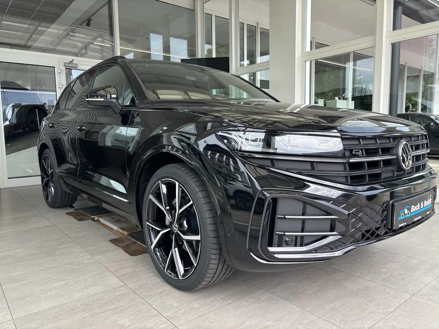 Volkswagen Touareg R-Line 3.0 TDI*STANDHZG,AHK,PANO,IQ,22ZOLL* - 2