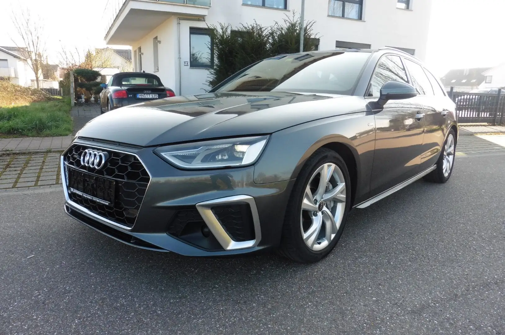 Audi A4 Avant 40 TDI quattro S line Gris - 1