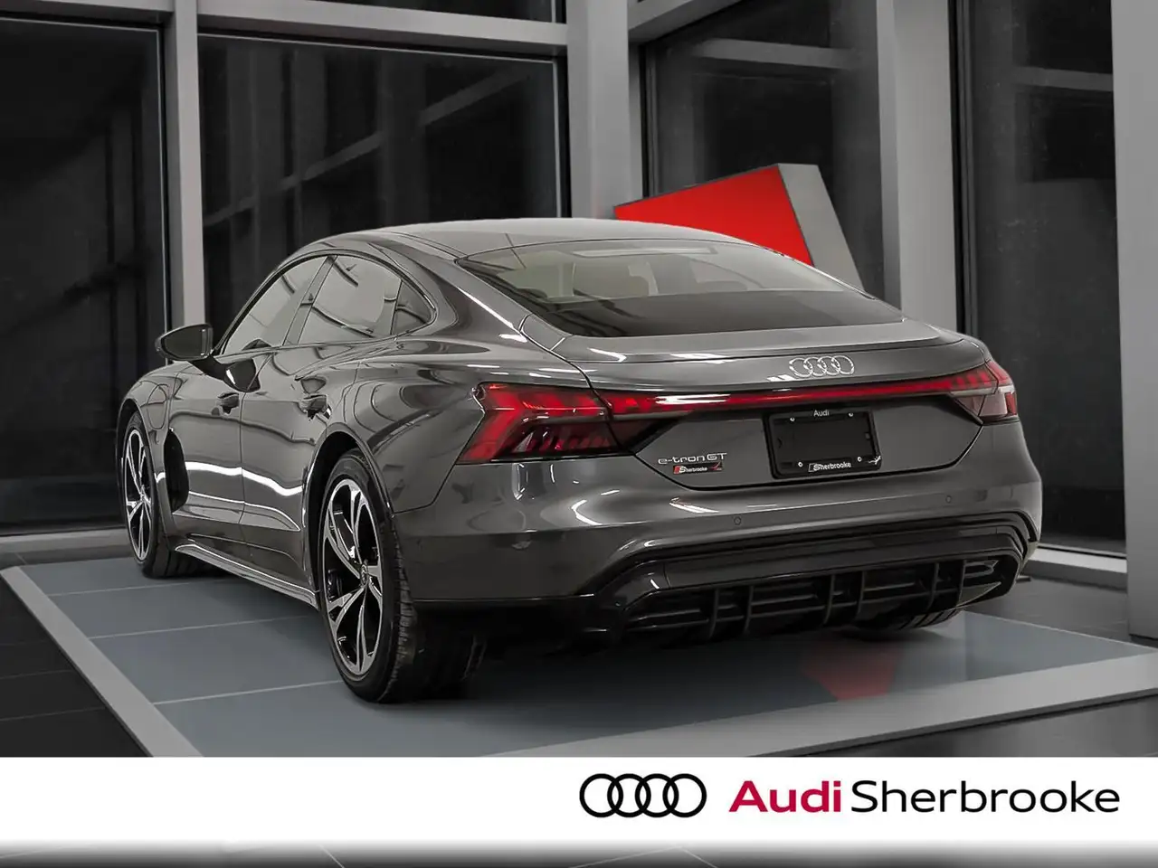 Audi e-tron GT photo Audi e-tron GT
