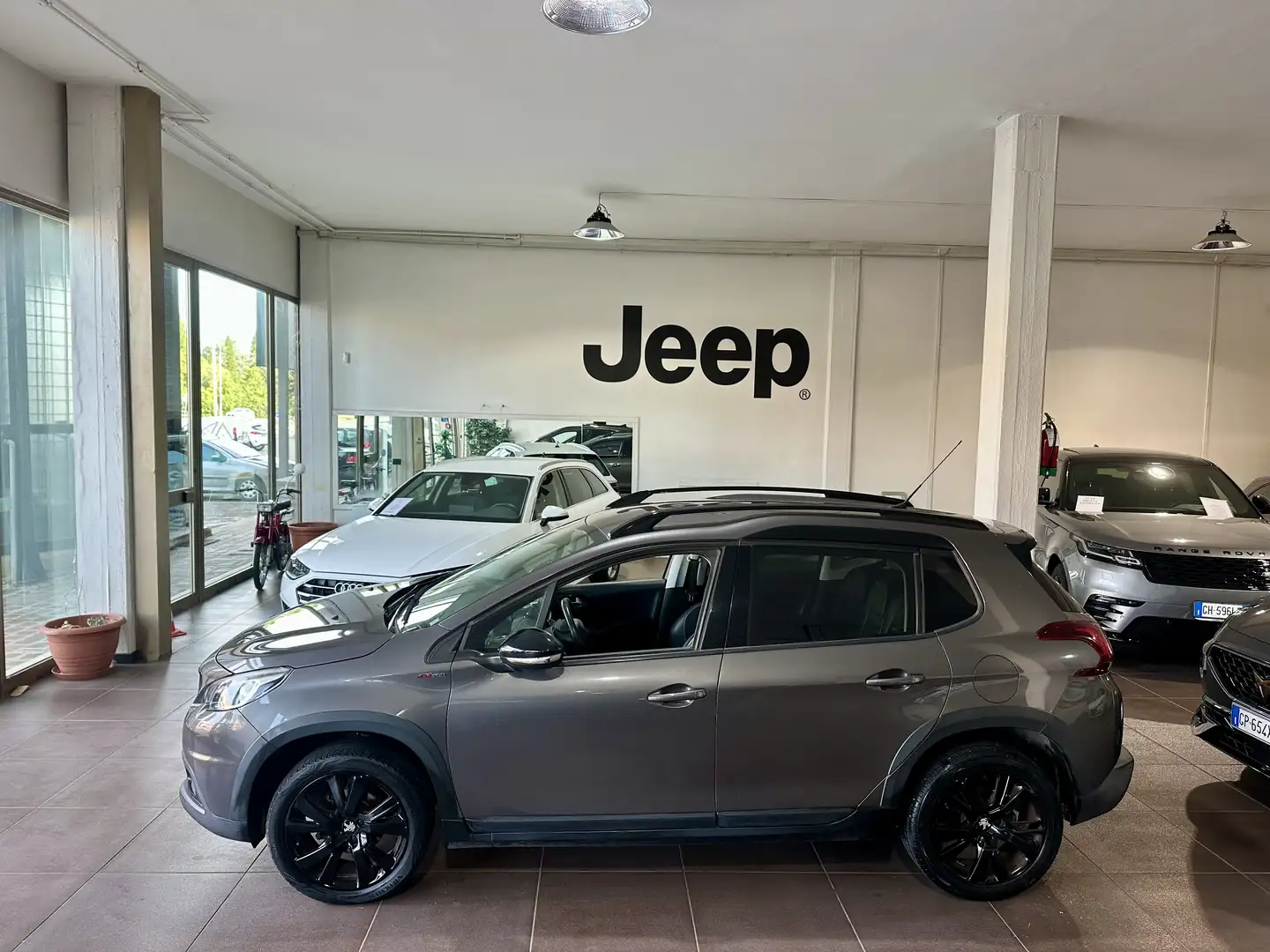 Peugeot 2008 1.6 bluehdi Gt Line 100cv Grigio - 2