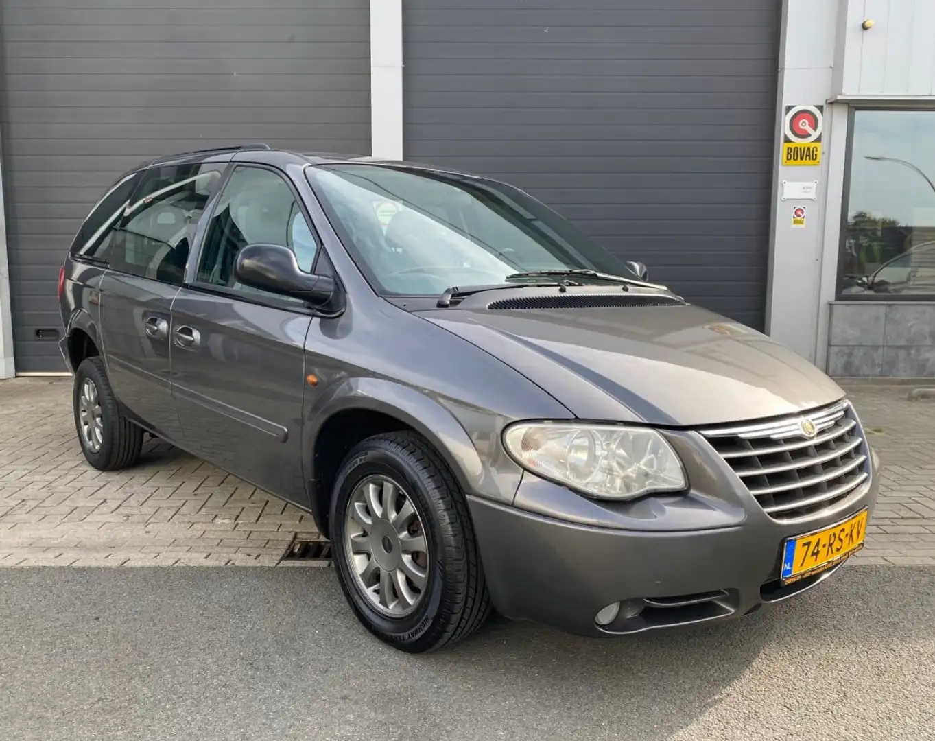 Chrysler Voyager 3.3I V6 LX Gris - 2