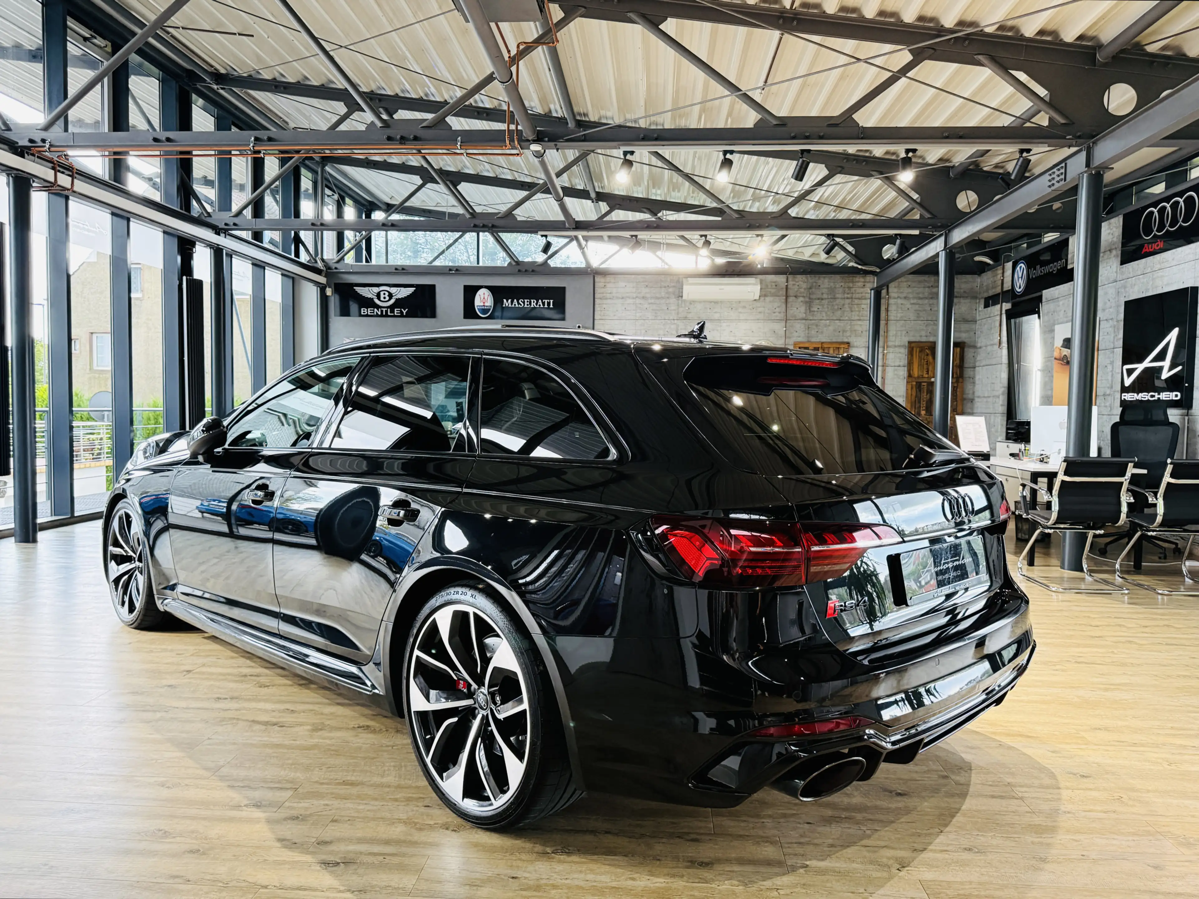 Audi RS4 2.9 TFSI quattro*PANO*ACC*B&O*MASSAGE*HUD* — photo 4