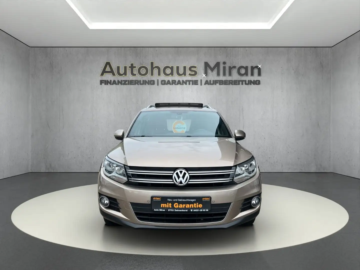 Volkswagen Tiguan 2.0 TSI Life 4Motion Beige - 1