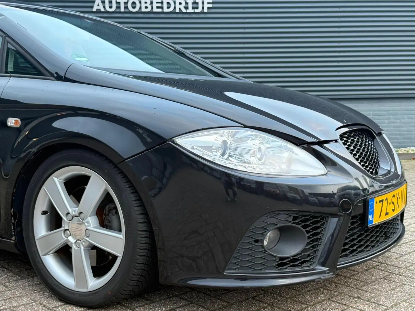 SEAT Leon 2.0 TFSI Sport-up BJ`06 NAP NL Airco Verlaagd 5drs Negro - 2