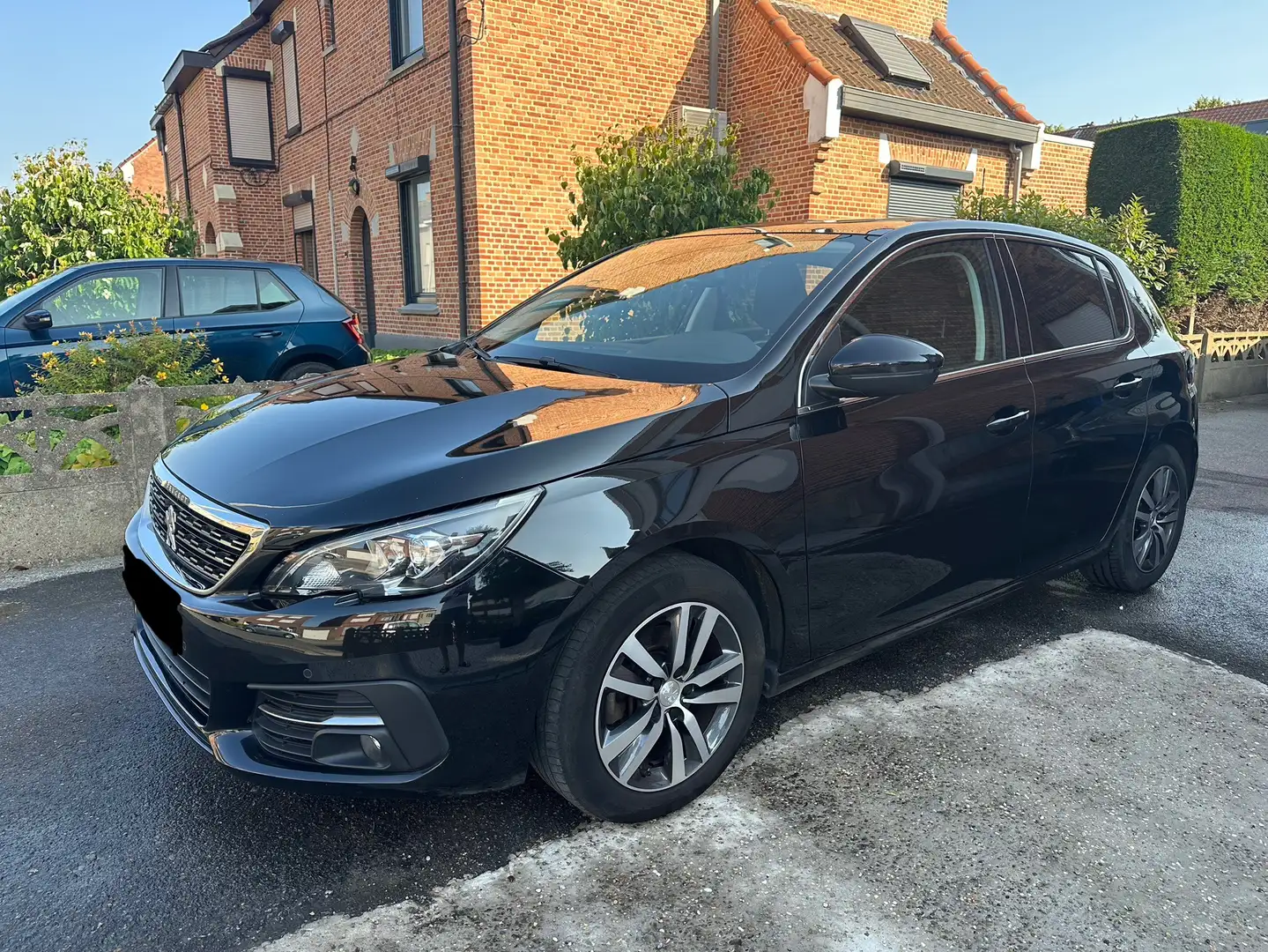 Peugeot 308 PureTech 1.2 benzine start&stop Zwart - 1