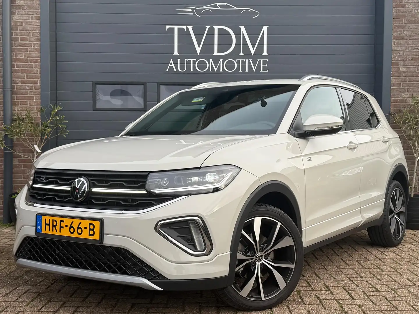 Volkswagen T-Cross 1.5 TSI R-Line Business|NAVI|STOELVERW|CAMERA Grijs - 1