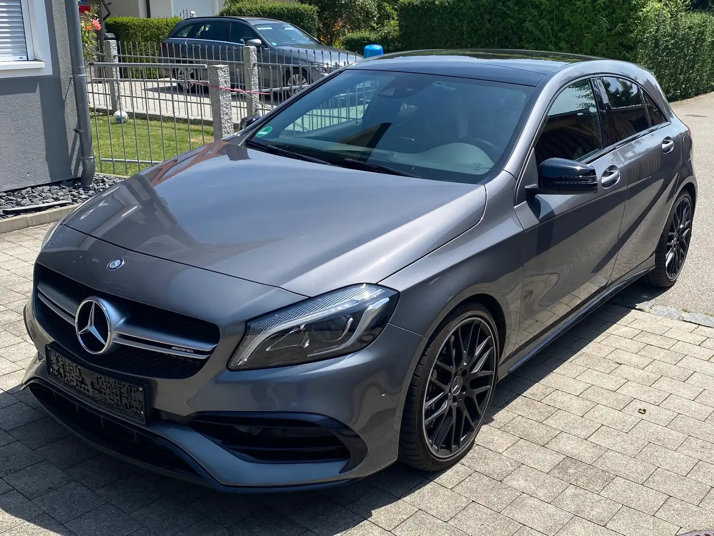 Mercedes-Benz A 45 AMG A-Klasse 4Matic Speedshift 7G-DCT Gri - 1