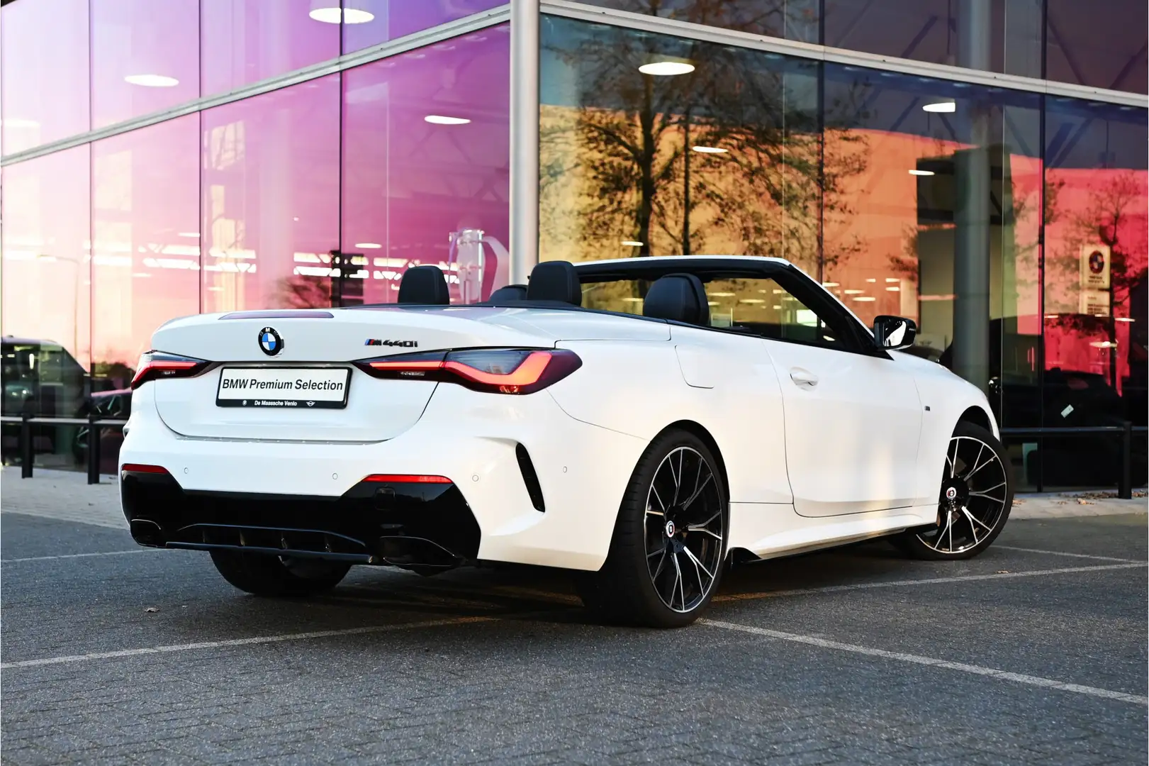BMW 440 4 Serie M440i xDrive High Executive Automaat / M A Weiß - 2