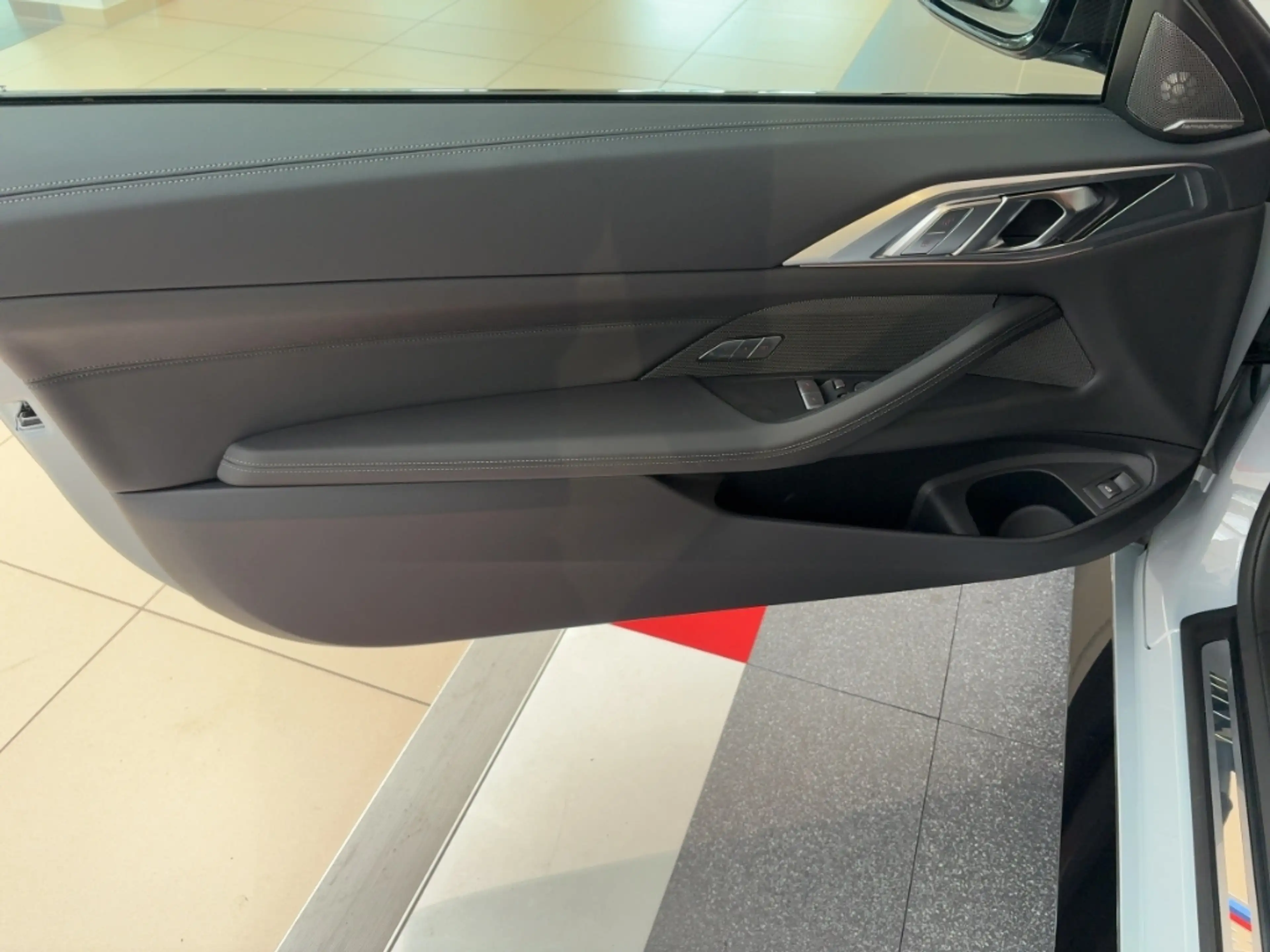 BMW M4 Competition Coupe mit M Sportpaket HUD AD Navi Led — photo 12