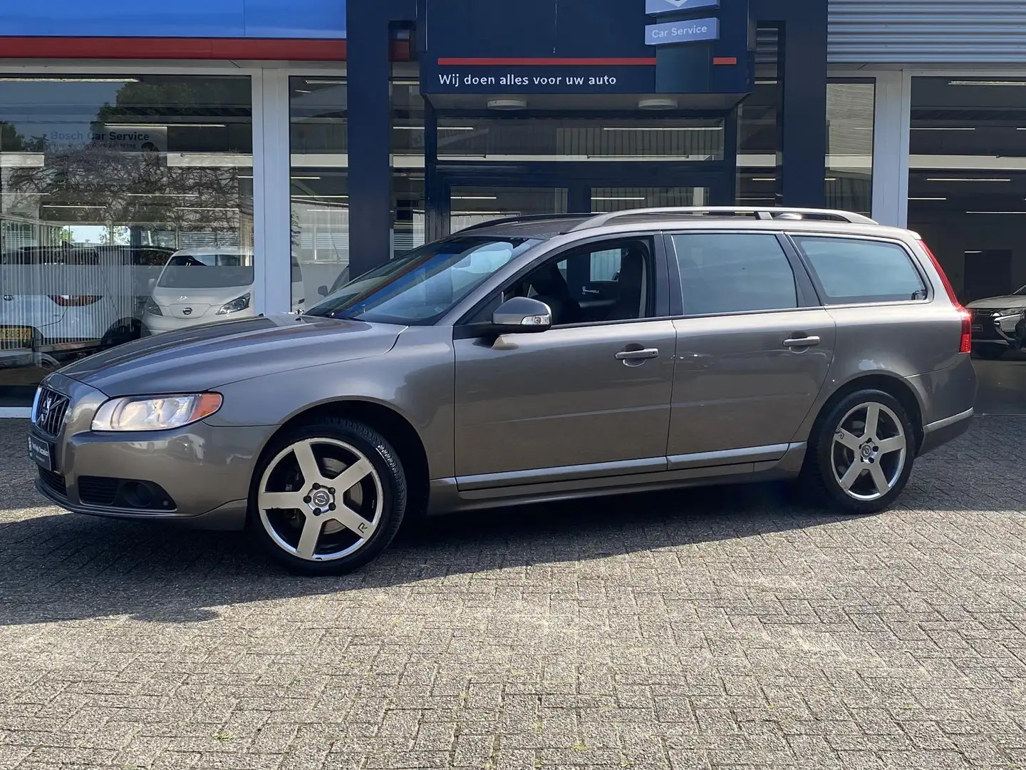 Volvo V70 2.5T Momentum / Automaat / NL-Auto / Youngtimer / Gris - 2