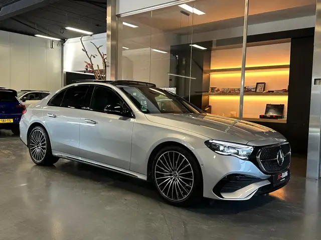 Mercedes-Benz E 200 Edition AMG Night Panorama Sfeerverl. 360 Camera