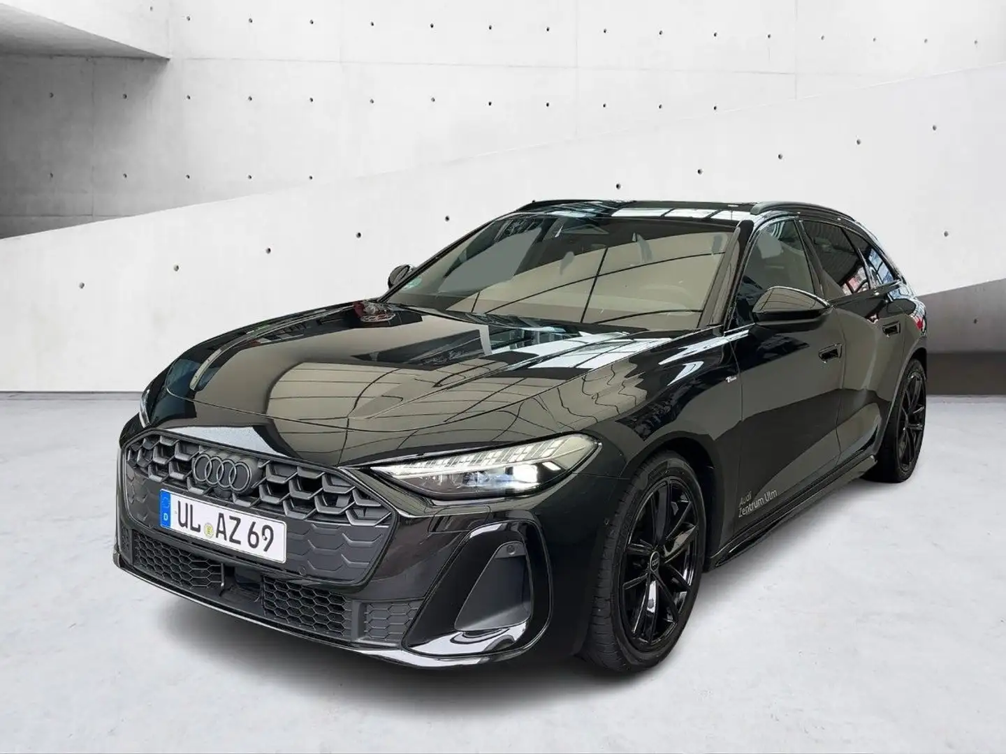 Audi A5 S-Line Black TFSI quattro 19 AHK TECH Zwart - 2