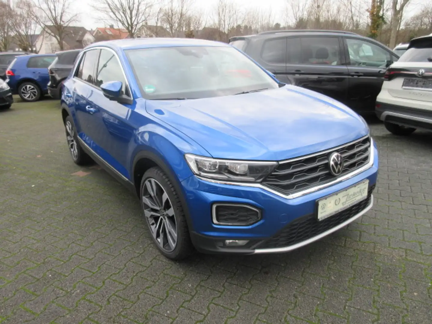 Volkswagen T-Roc Sport 1.5 TSI DSG NAVI LED ALU 19 ASSIST APS SITZH Blau - 1
