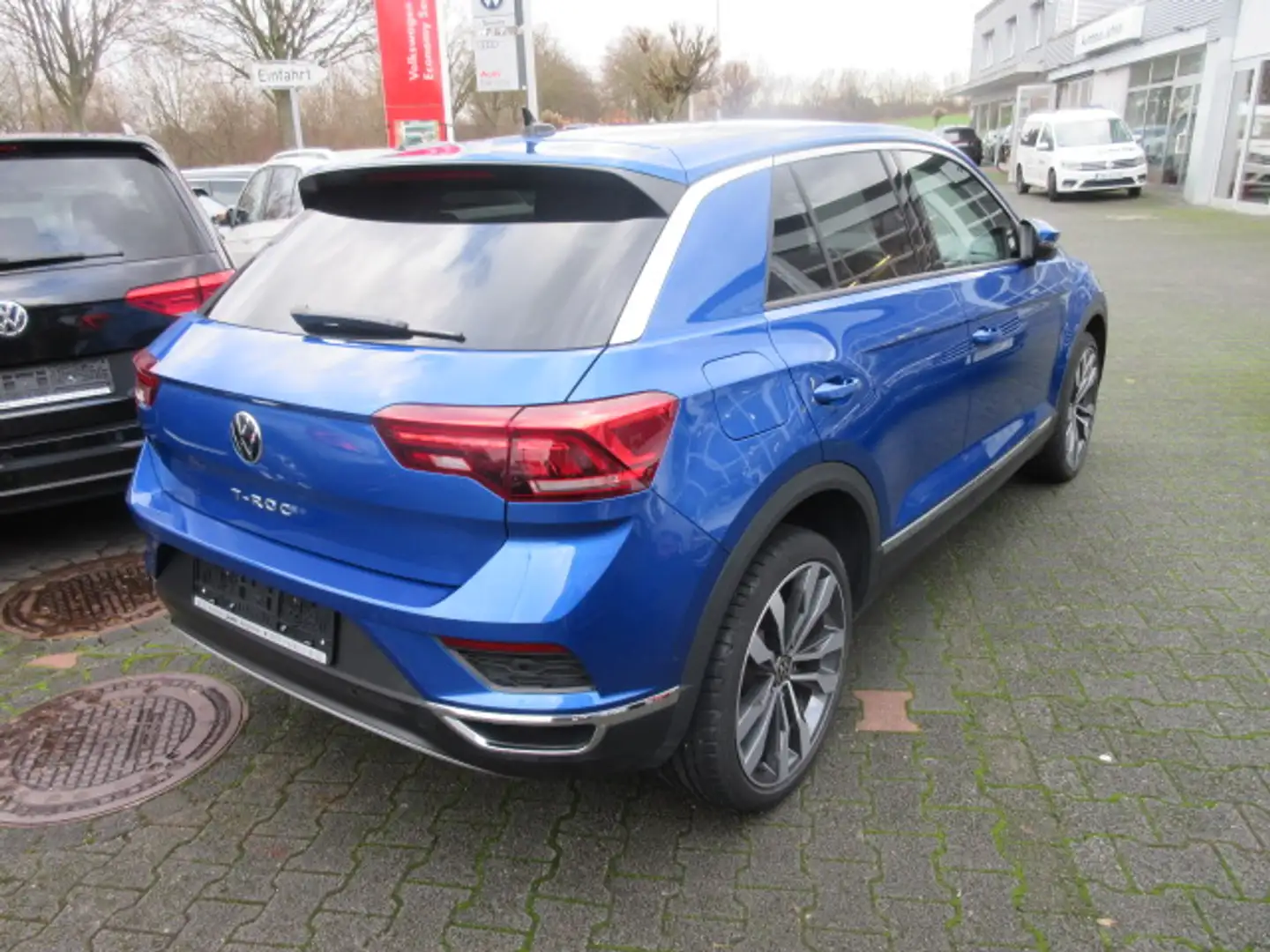 Volkswagen T-Roc Sport 1.5 TSI DSG NAVI LED ALU 19 ASSIST APS SITZH Blau - 2