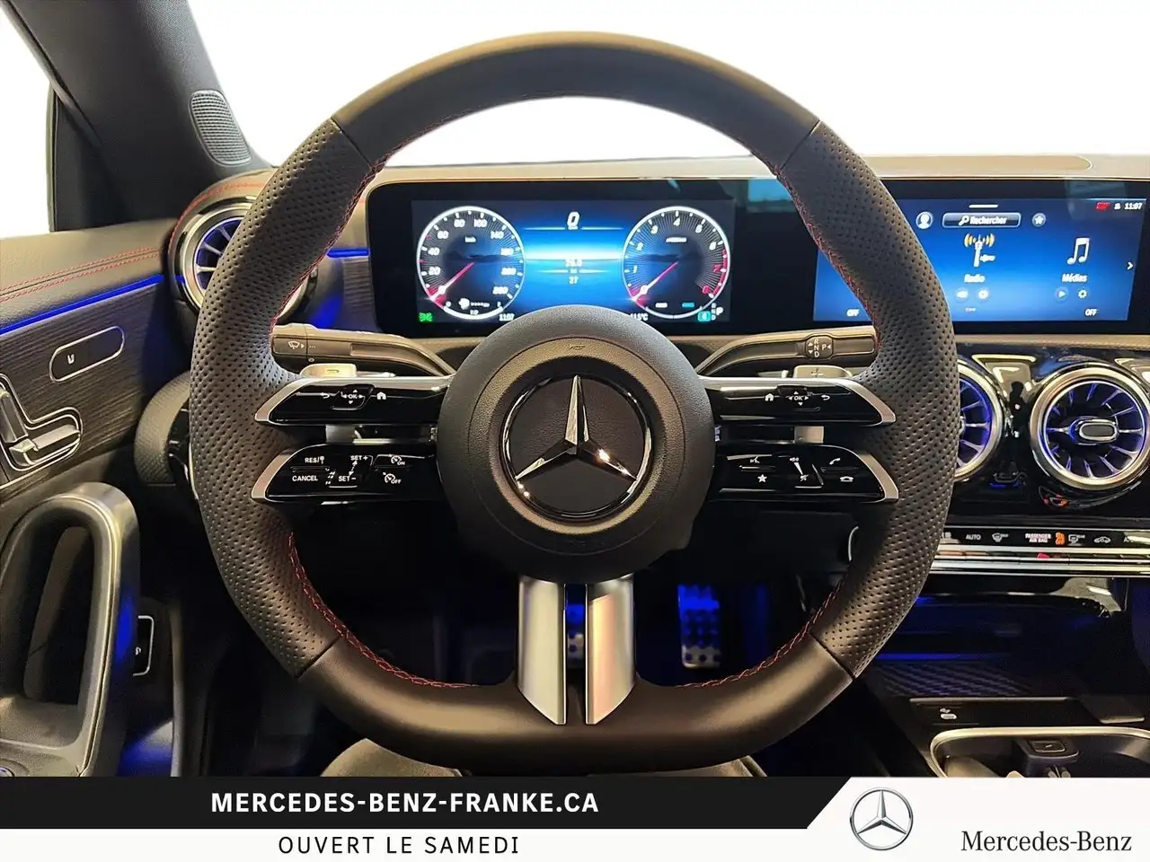 Mercedes-Benz CLA снимка Mercedes-Benz CLA