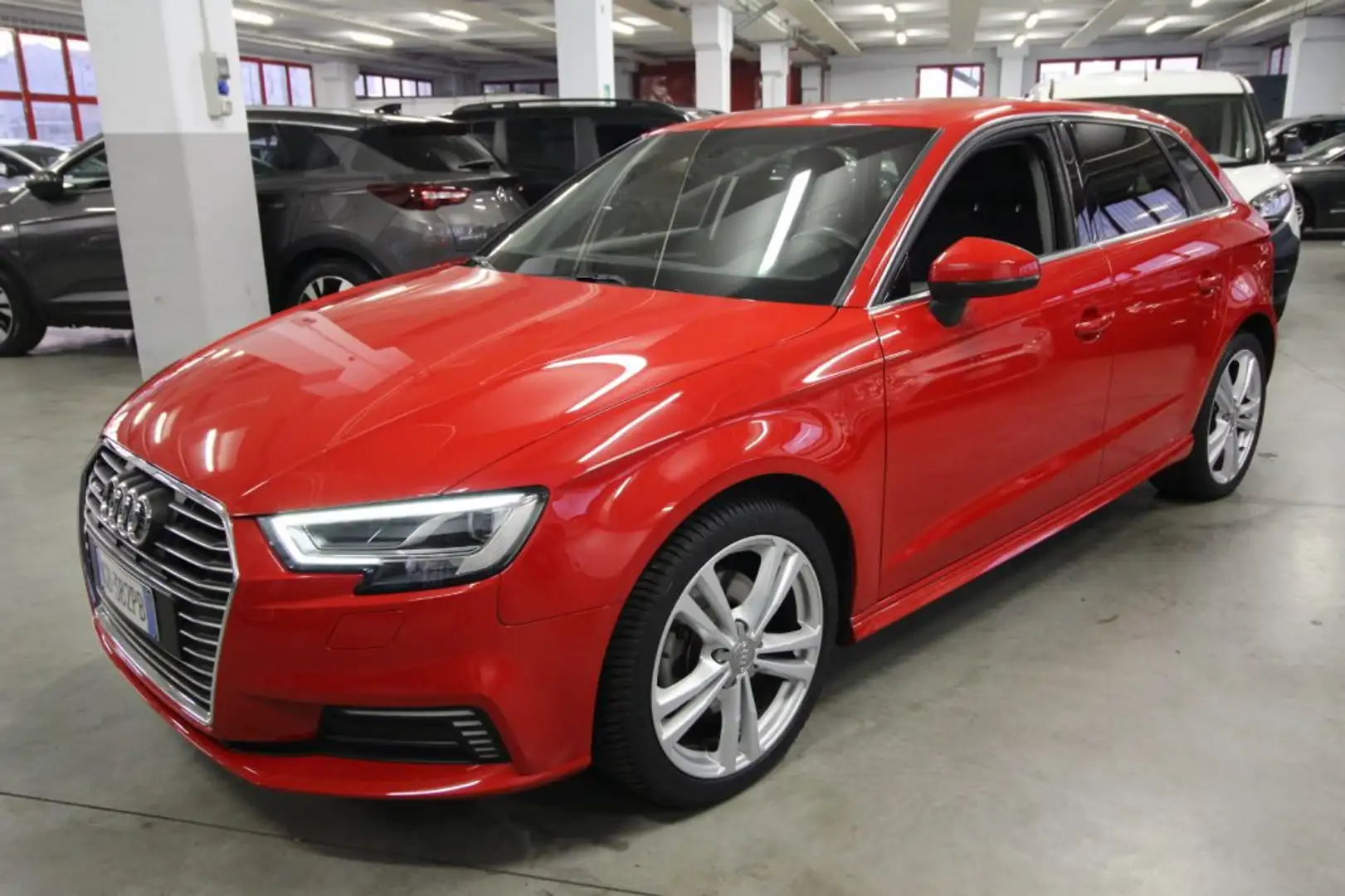 Audi A3 SPB 40 e-tron S tronic Admired Rojo - 2
