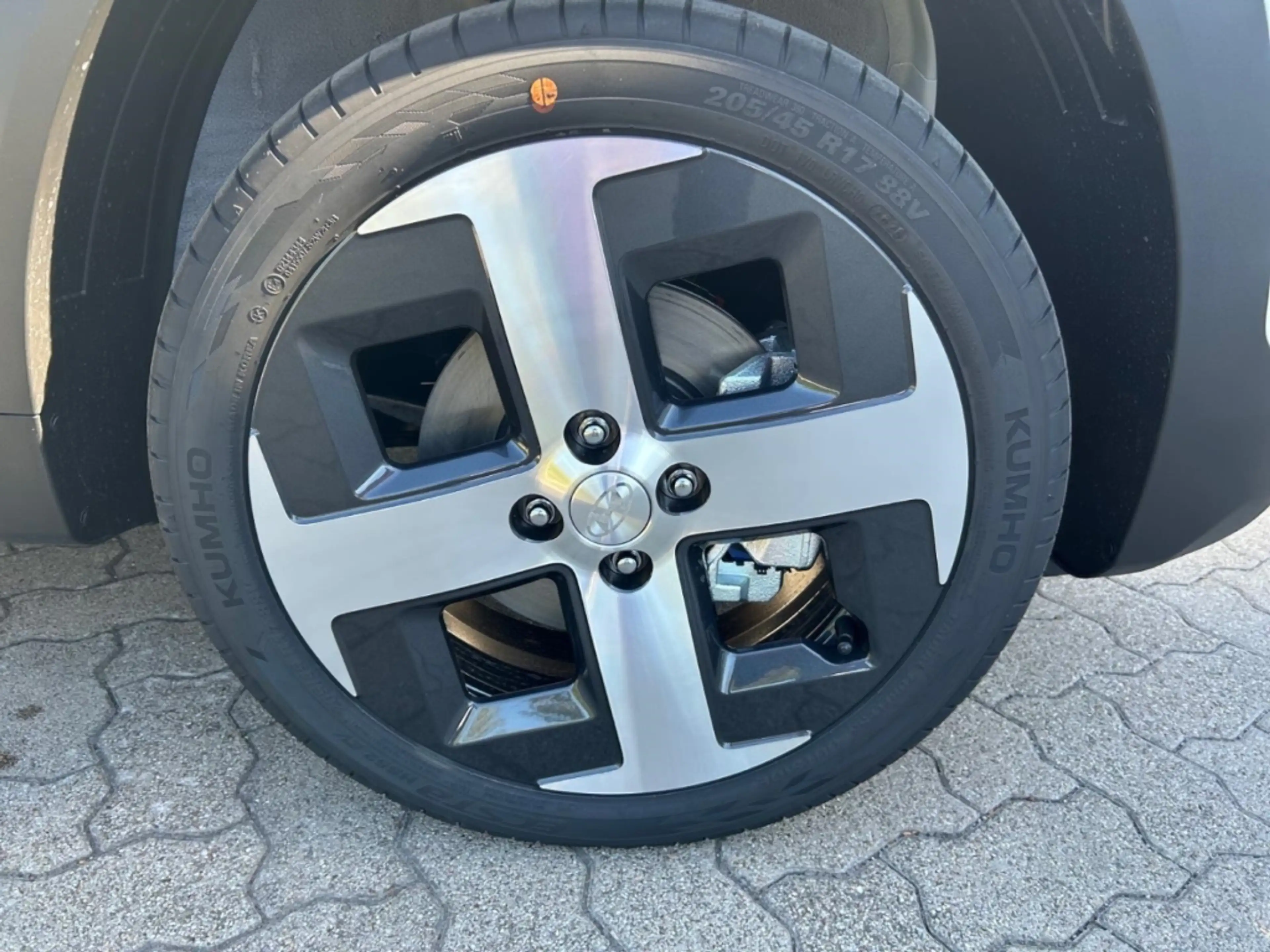 Hyundai Inster Elektro Prime 115PS LED Wärmep 360°Totwinkel — photo 15
