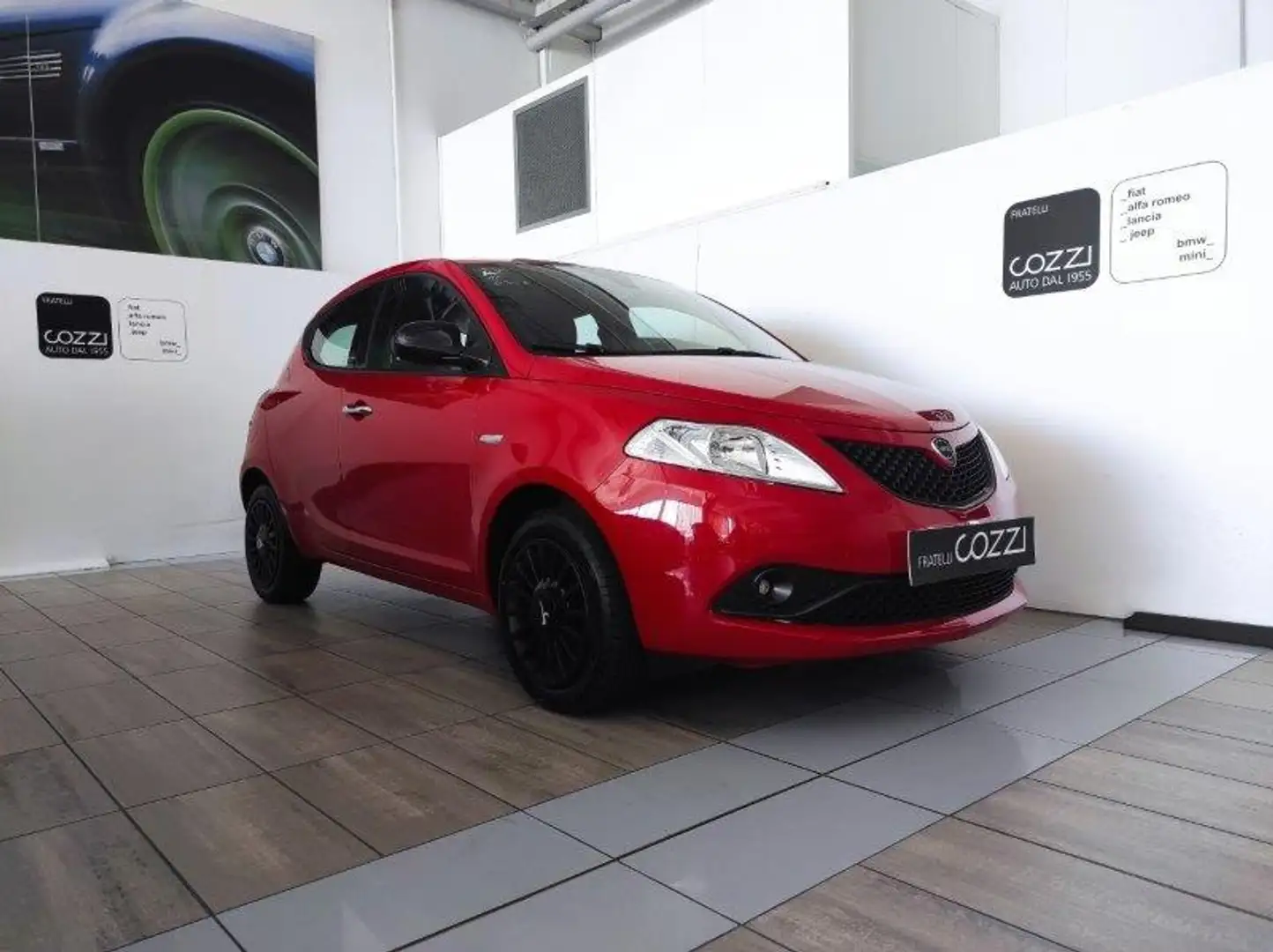 Lancia Ypsilon 3ª serie - Ypsilon 1.0 FireFly 5 porte S&S Hybrid Rosso - 1